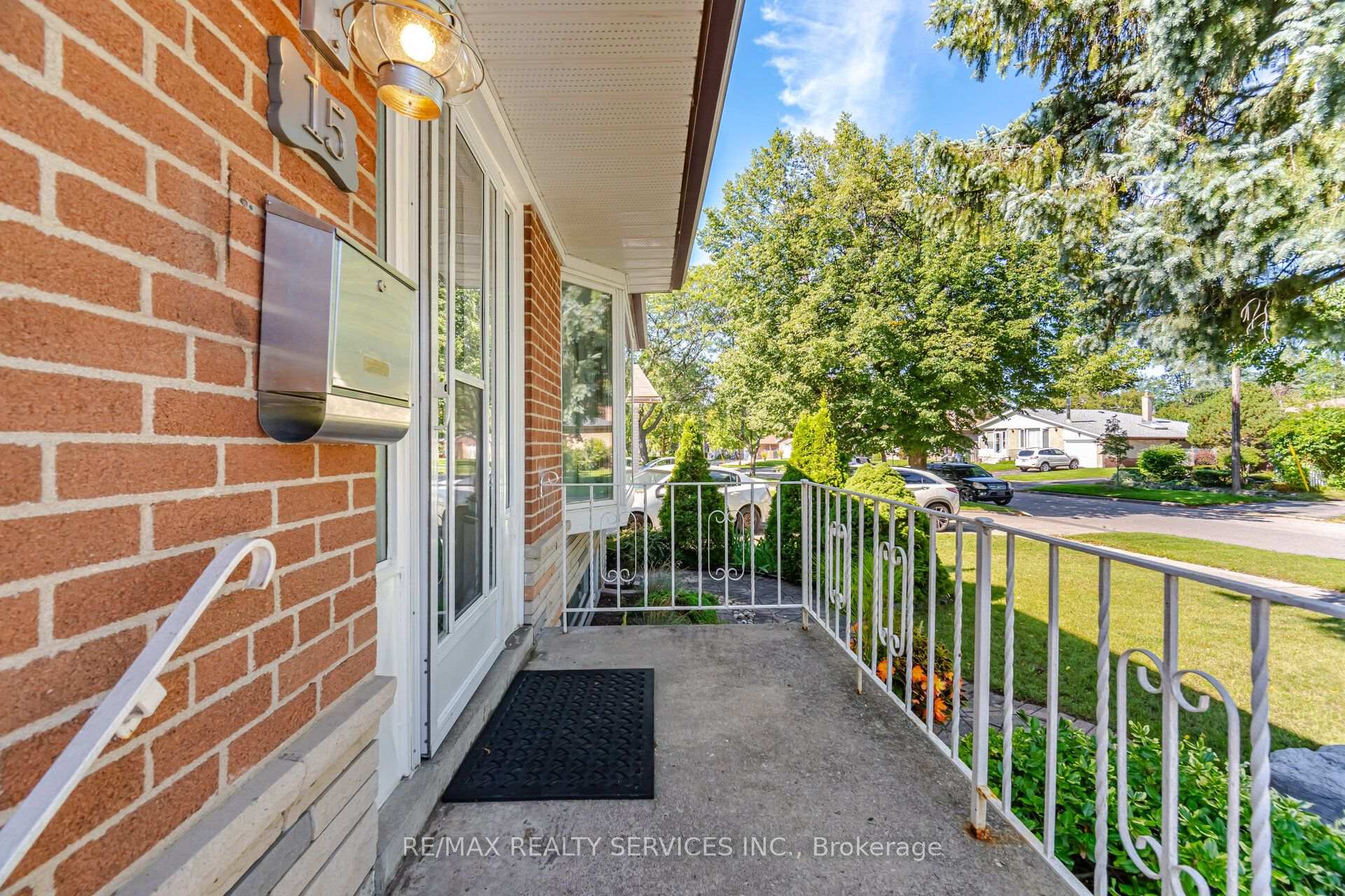 Photo 8 of 15 Shoreview Drive, Scarborough, West Hill — HOMEH