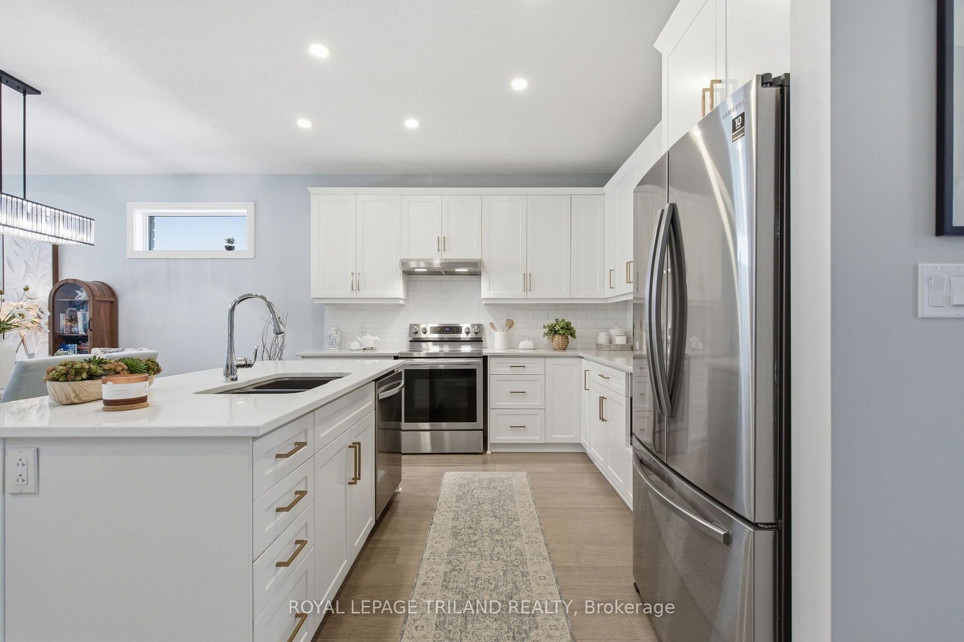 Photo 6 of 149 Collins Way, Strathroy-Caradoc, SE — HOMEH