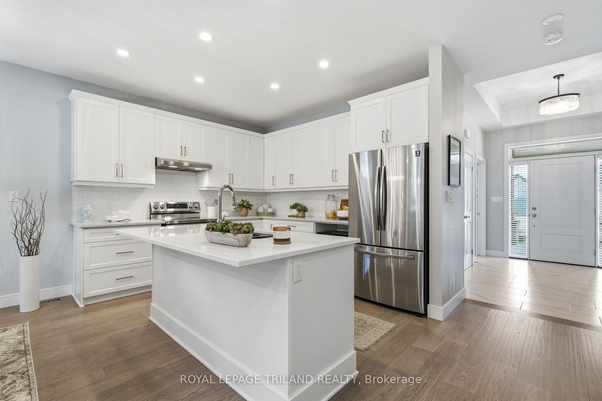Photo 7 of 149 Collins Way, Strathroy-Caradoc, SE — HOMEH
