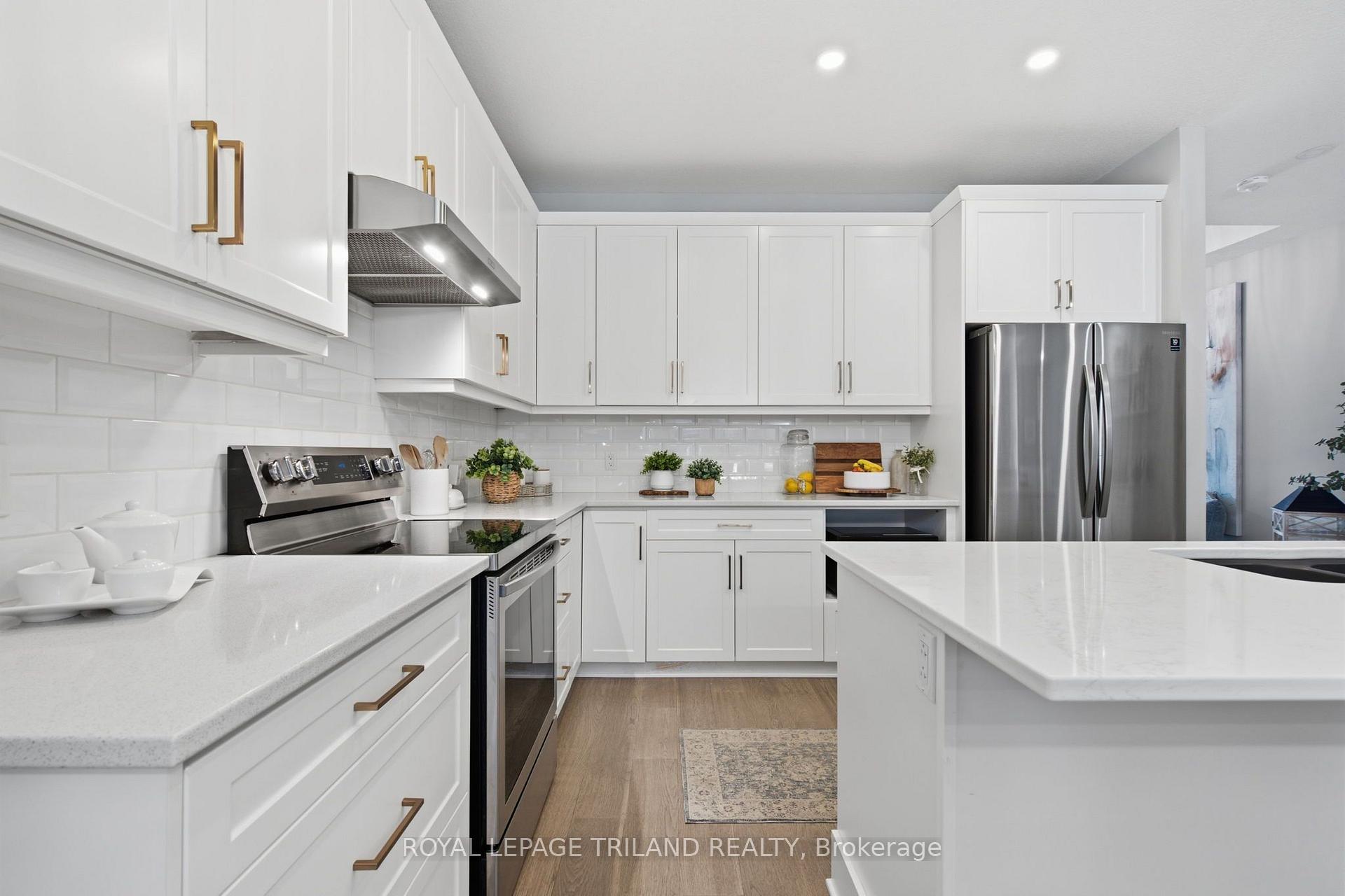 Photo 8 of 149 Collins Way, Strathroy-Caradoc, SE — HOMEH