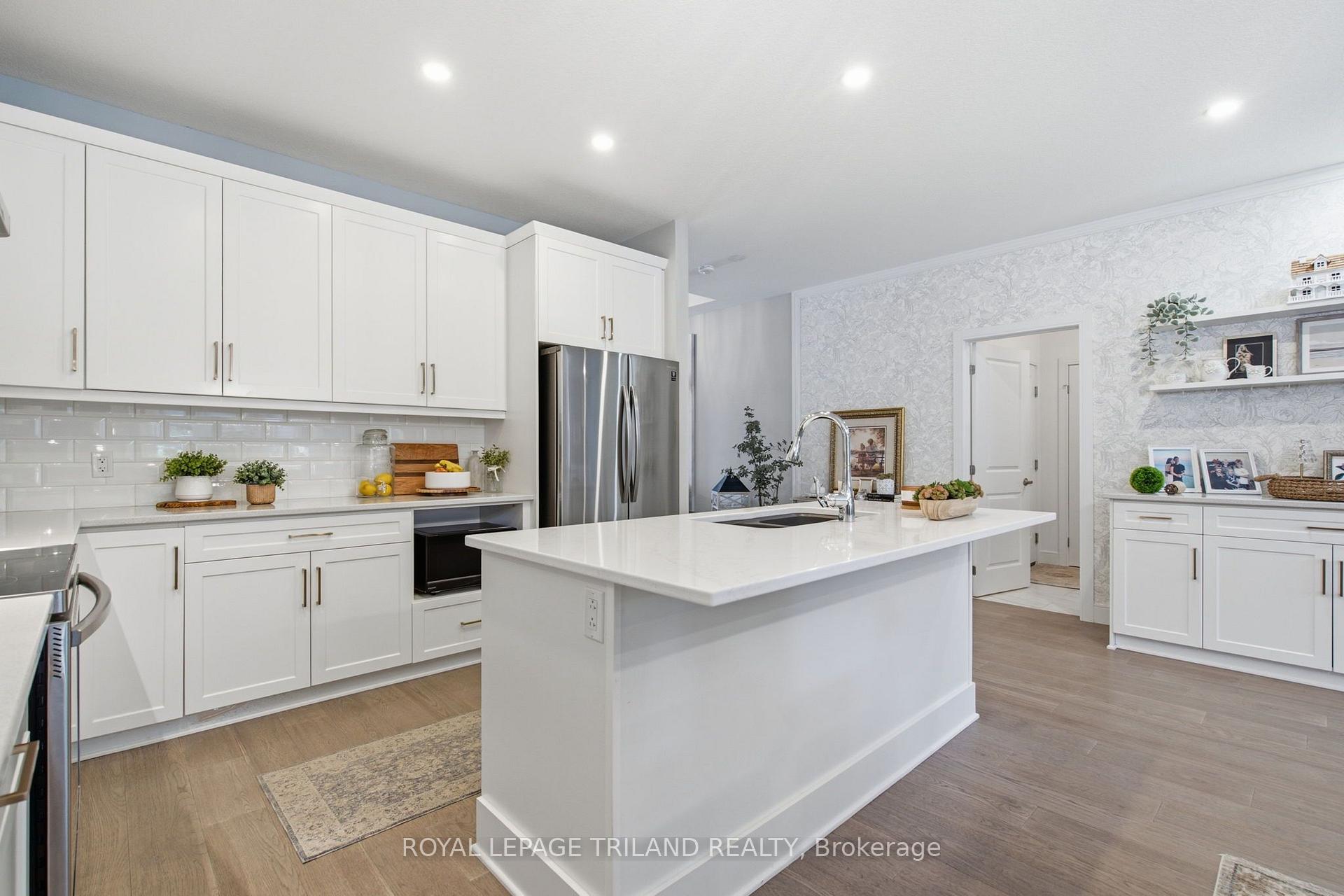 Photo 9 of 149 Collins Way, Strathroy-Caradoc, SE — HOMEH