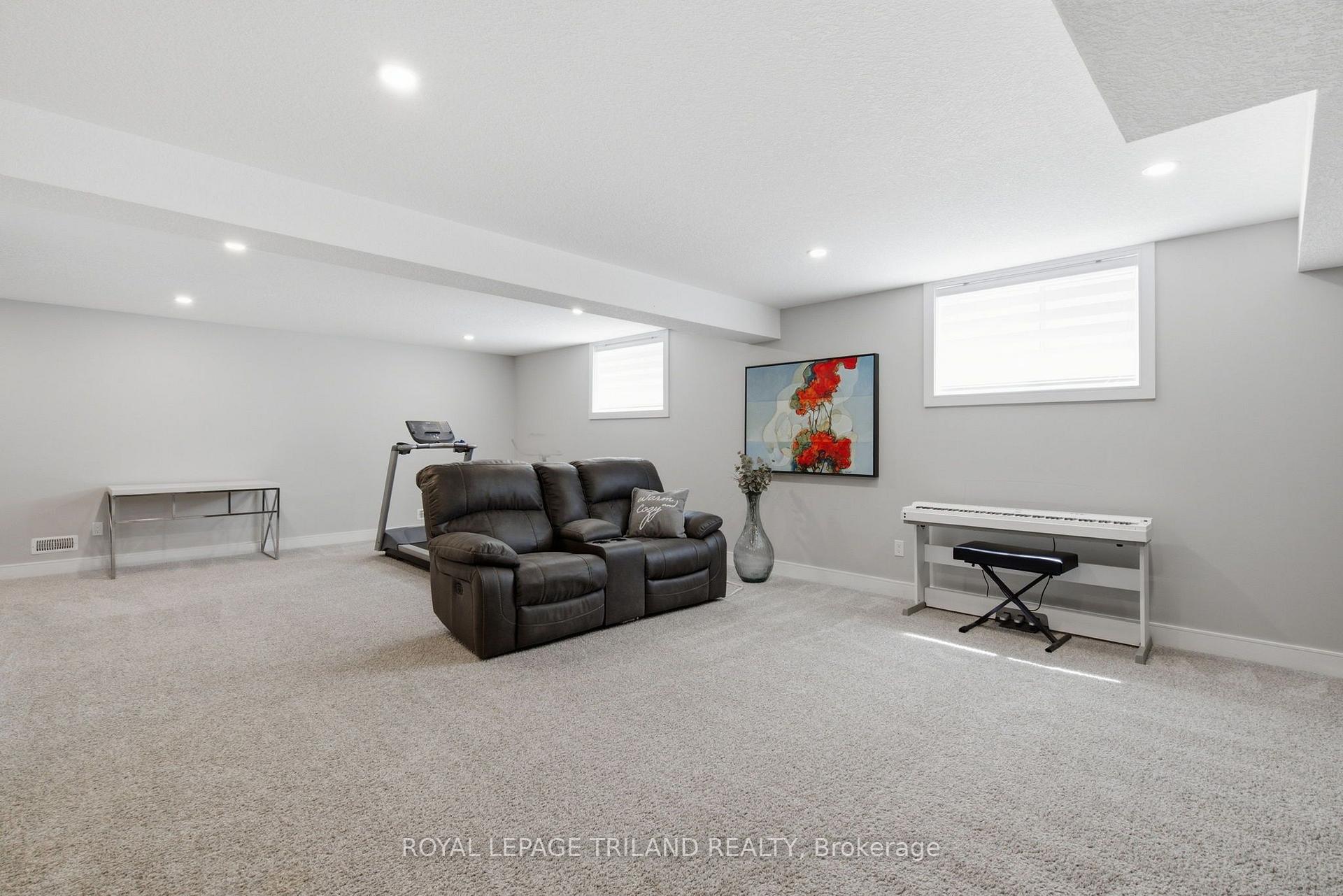 Photo 34 of 149 Collins Way, Strathroy-Caradoc, SE — HOMEH