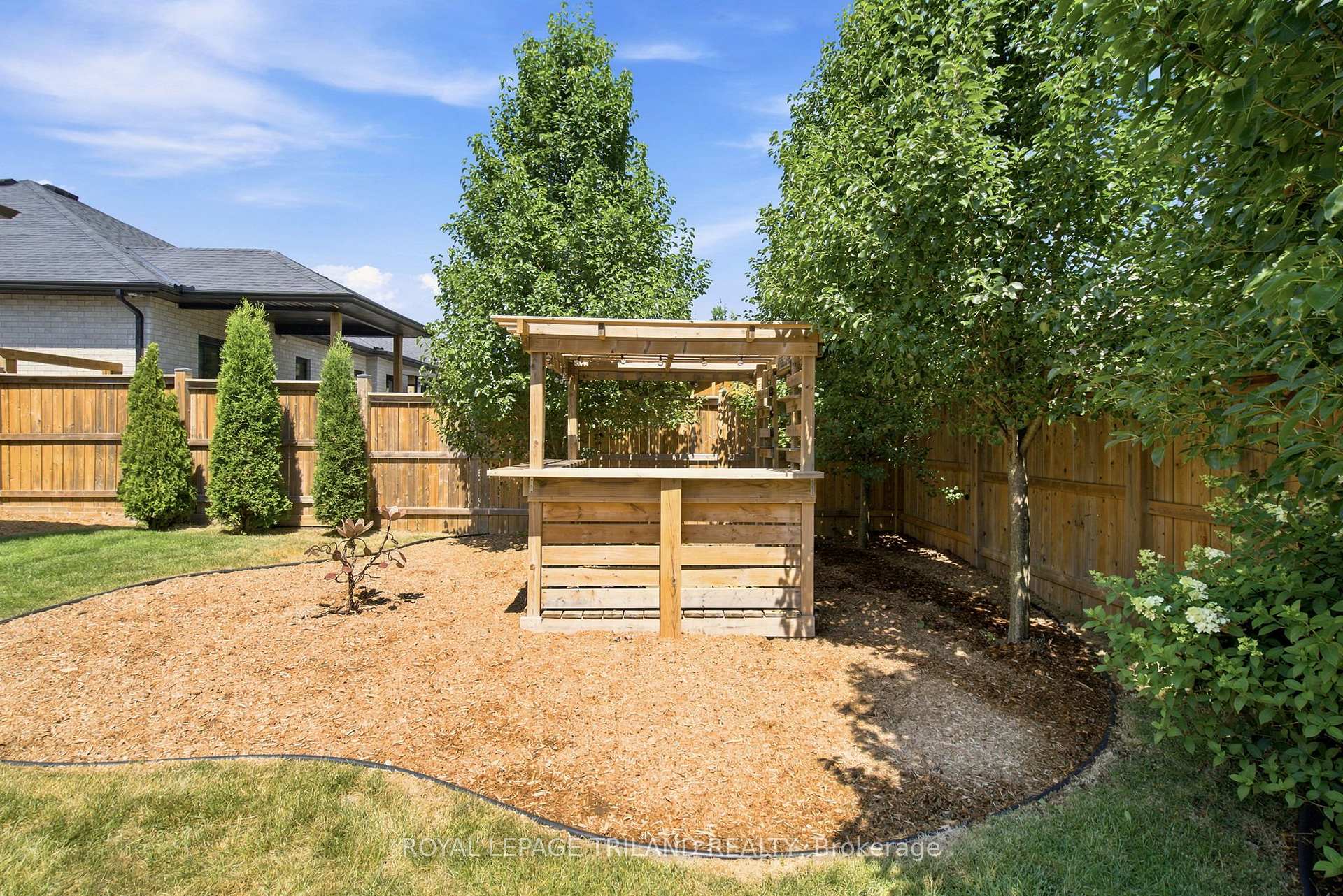 Photo 40 of 149 Collins Way, Strathroy-Caradoc, SE — HOMEH