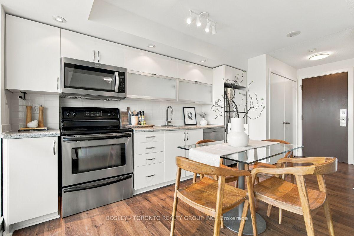 Photo 9 of Unit 810, 80 Western Battery Road, Toronto, Niagara — HOMEH
