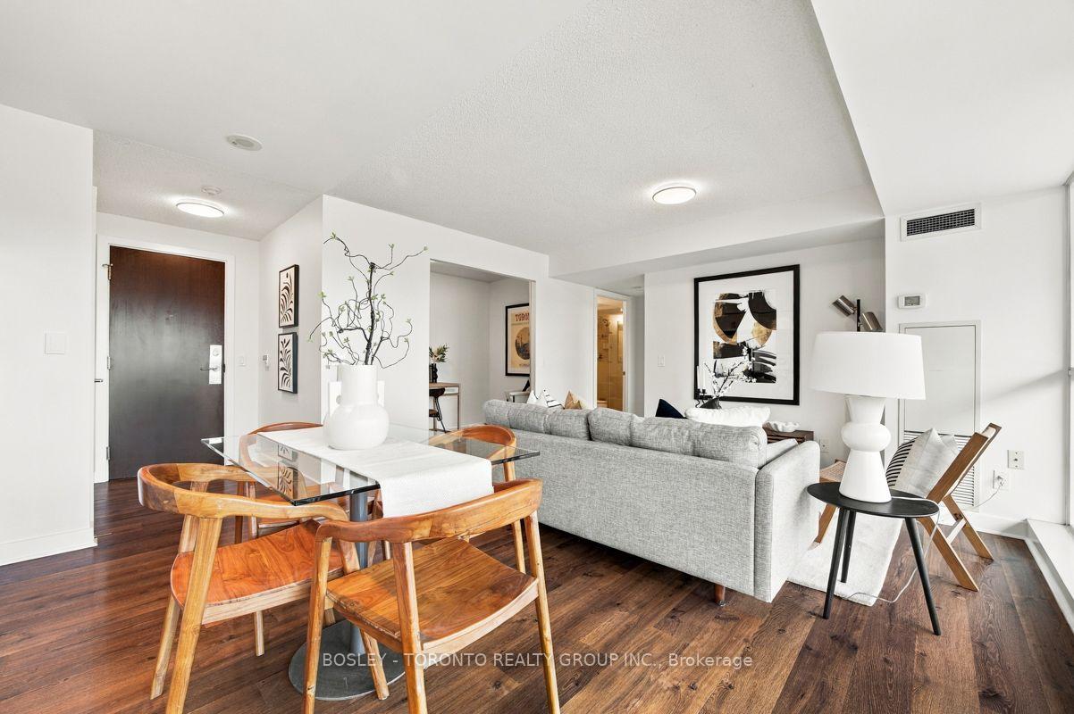 Photo 10 of Unit 810, 80 Western Battery Road, Toronto, Niagara — HOMEH