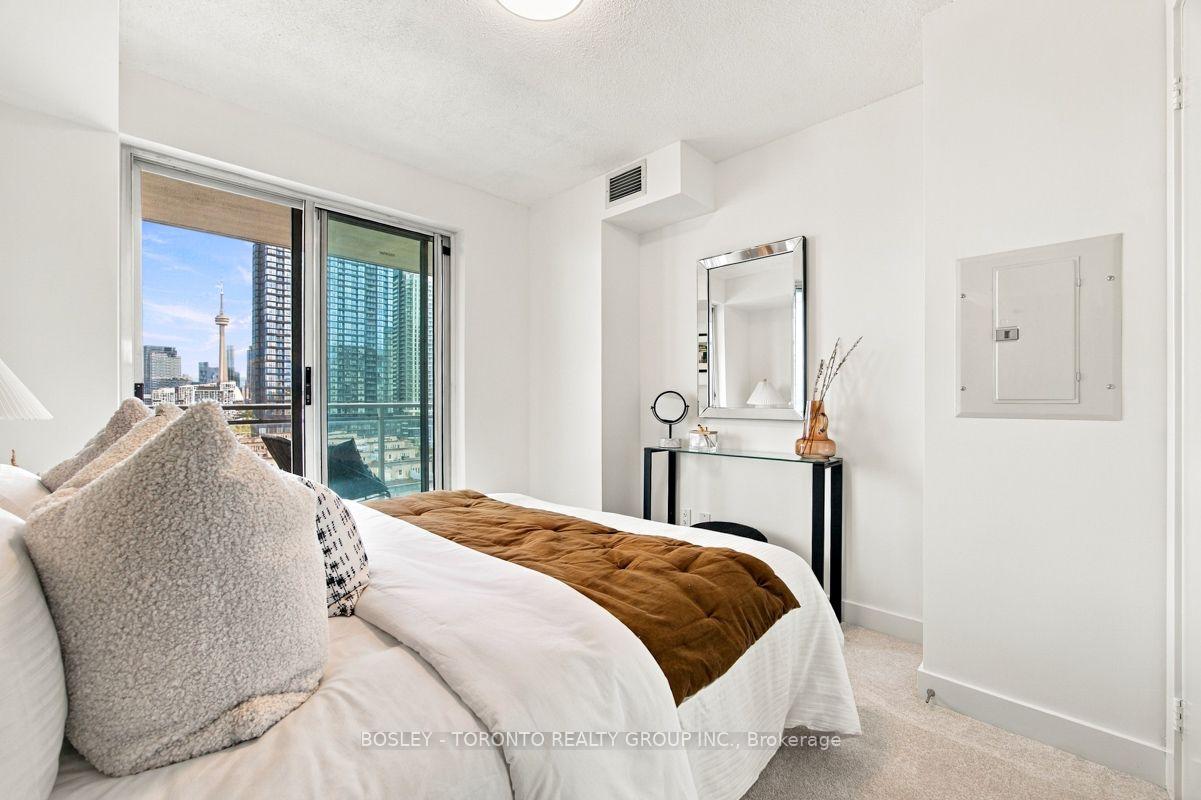 Photo 17 of Unit 810, 80 Western Battery Road, Toronto, Niagara — HOMEH