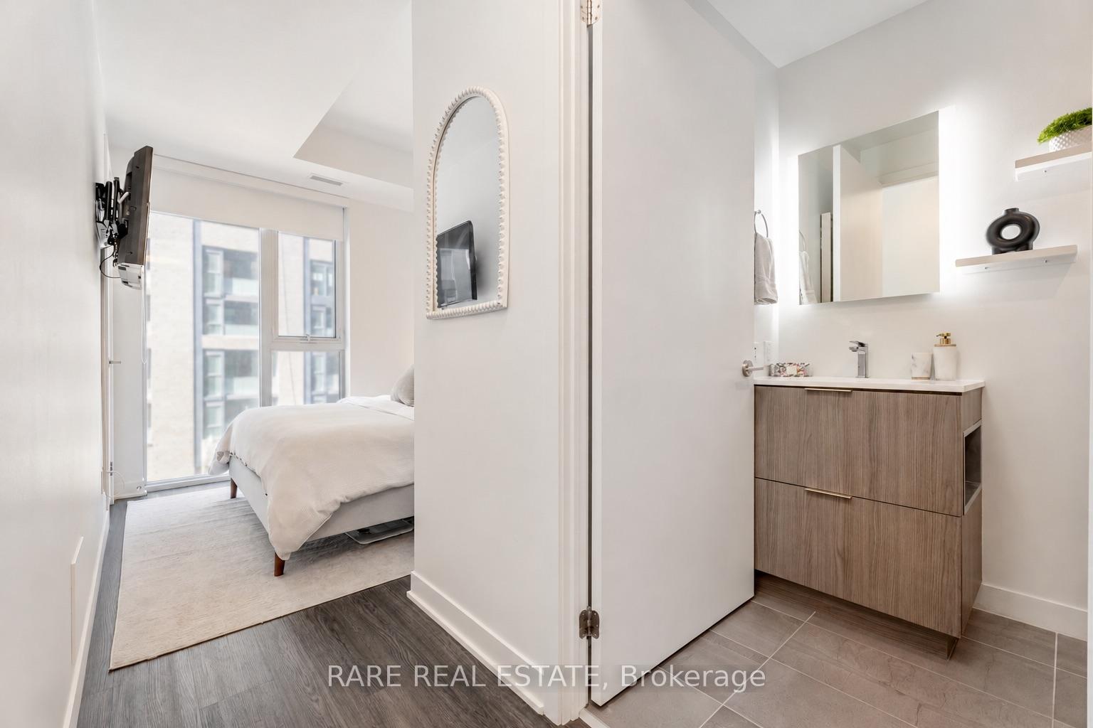 Photo 6 of Unit 410, 185 Alberta Avenue, Toronto, Oakwood Village — HOMEH