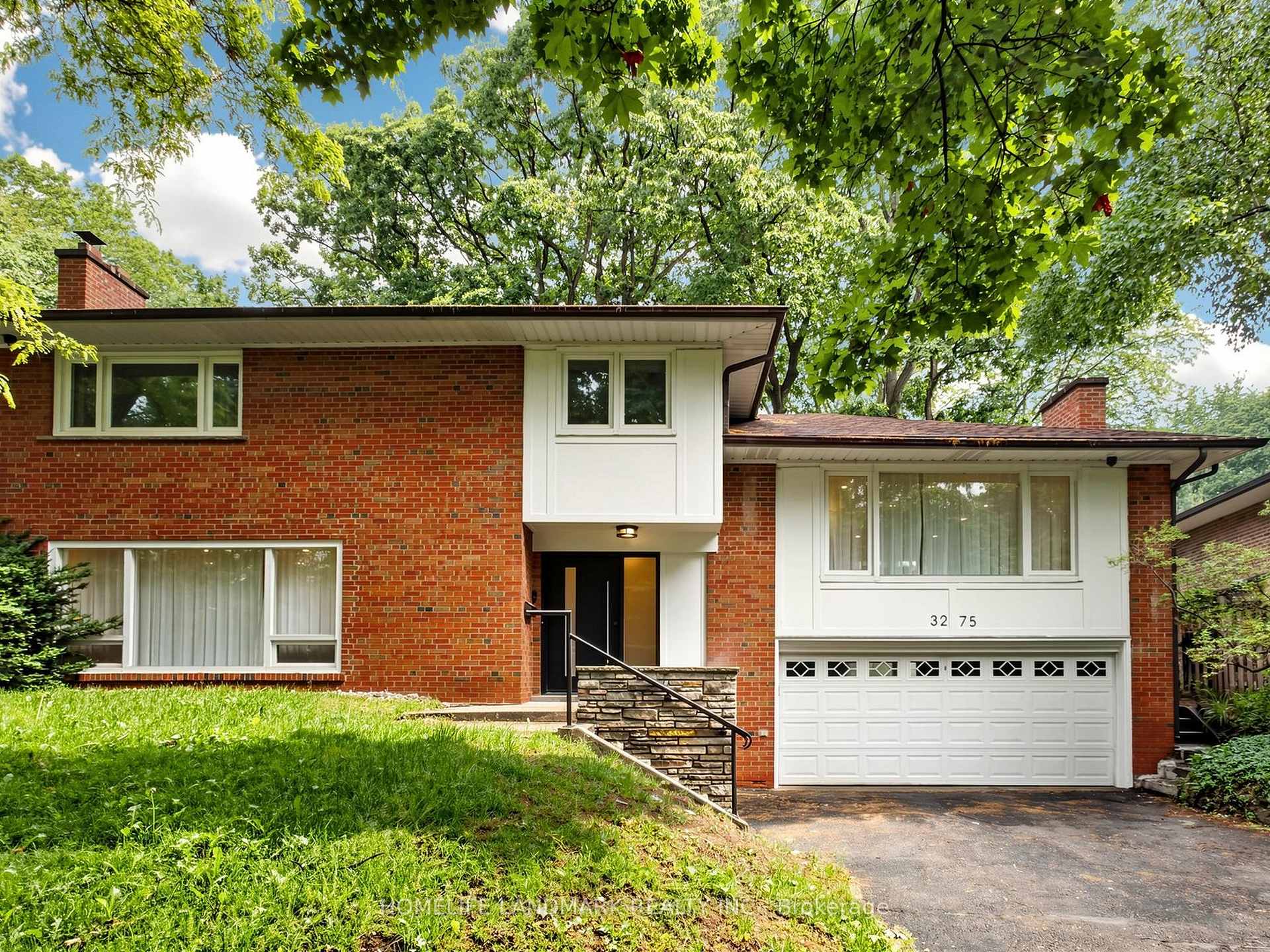 Photo of 3275 Credit Heights Drive