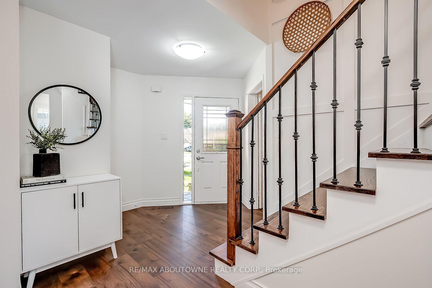 Photo 4 of 83 Niska Drive, Hamilton, Waterdown — HOMEH