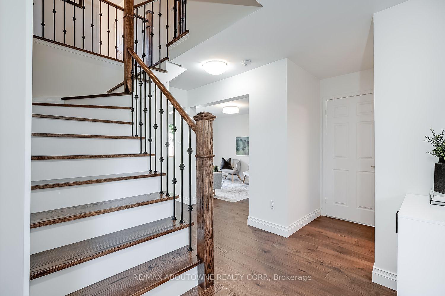 Photo 5 of 83 Niska Drive, Hamilton, Waterdown — HOMEH