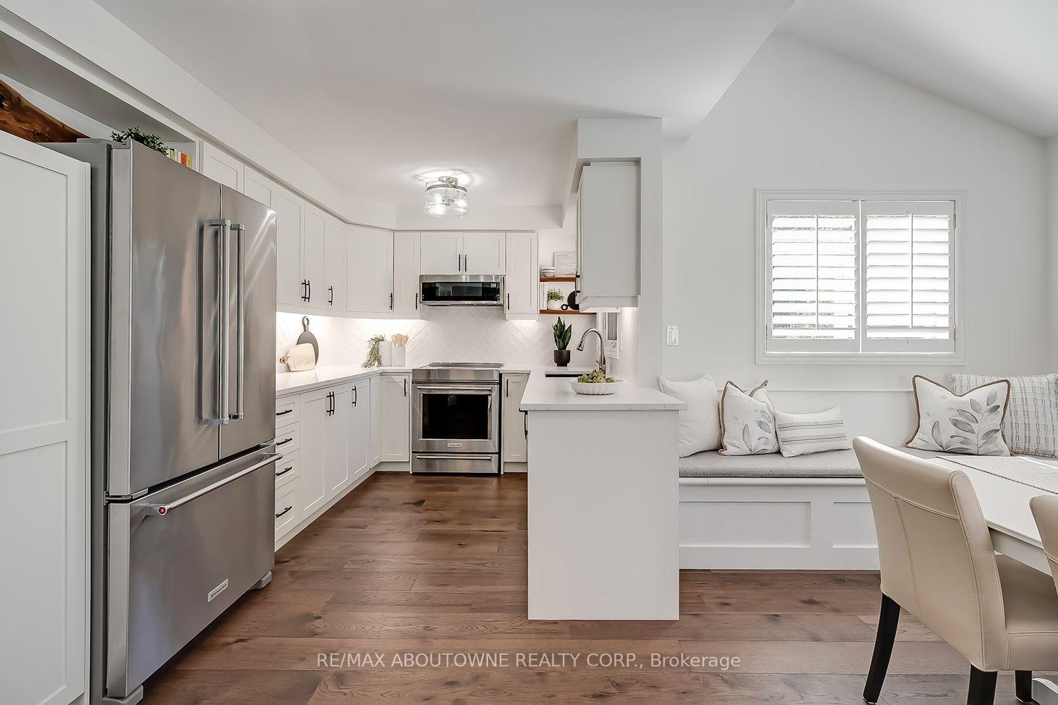 Photo 13 of 83 Niska Drive, Hamilton, Waterdown — HOMEH