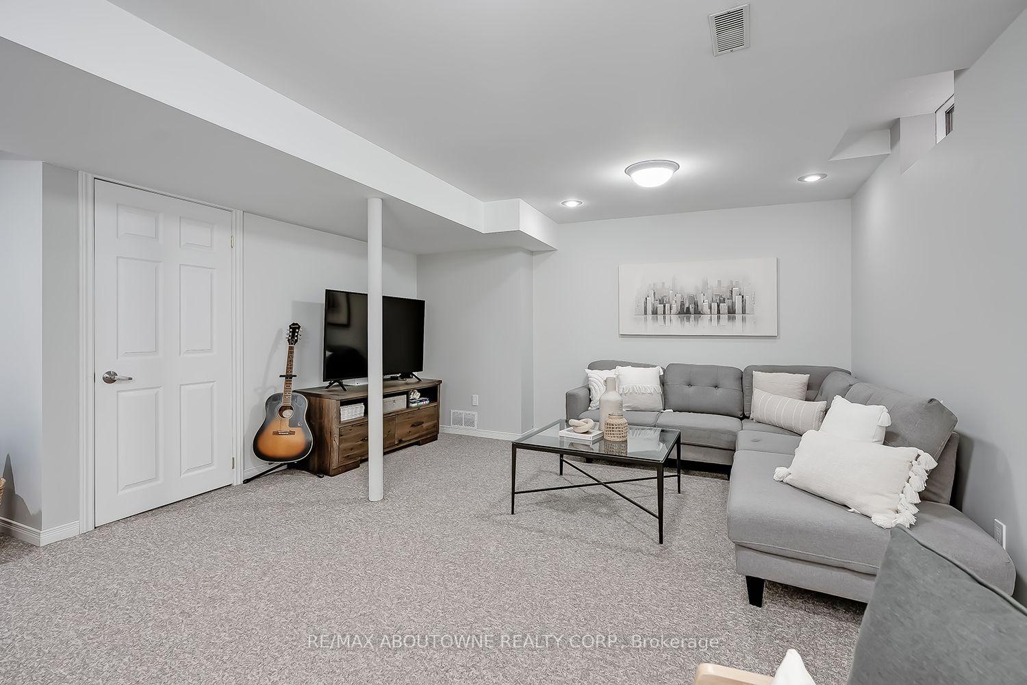 Photo 34 of 83 Niska Drive, Hamilton, Waterdown — HOMEH