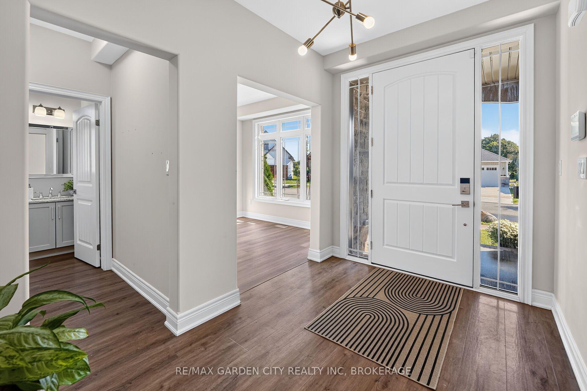 Photo 5 of 57 Bergenstein Cres, Pelham, Fonthill — HOMEH