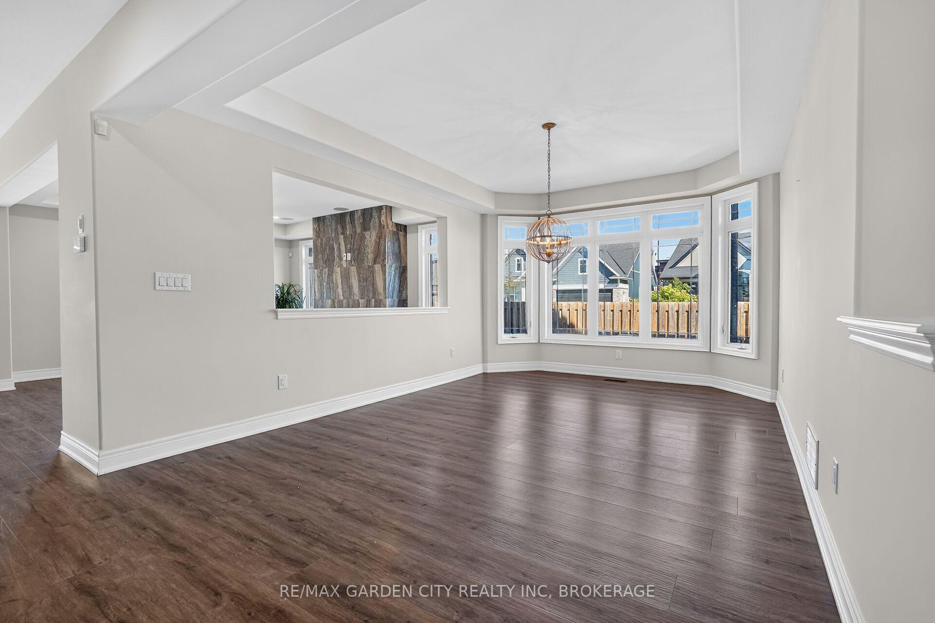 Photo 9 of 57 Bergenstein Cres, Pelham, Fonthill — HOMEH