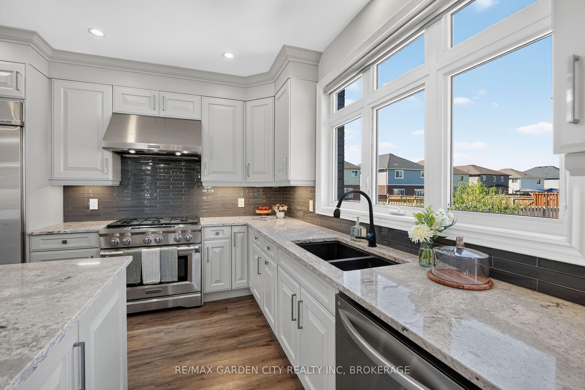 Photo 18 of 57 Bergenstein Cres, Pelham, Fonthill — HOMEH