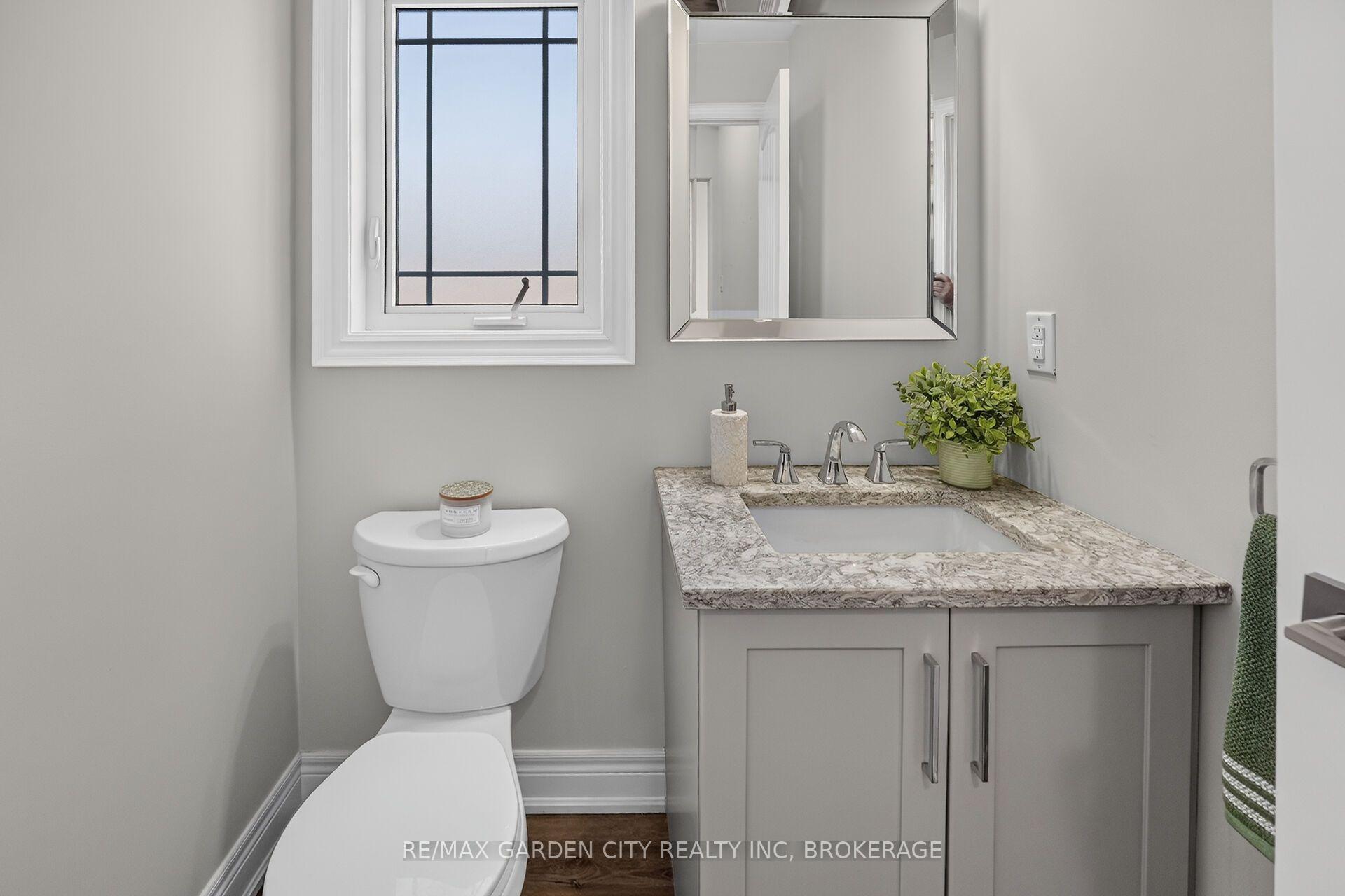 Photo 23 of 57 Bergenstein Cres, Pelham, Fonthill — HOMEH