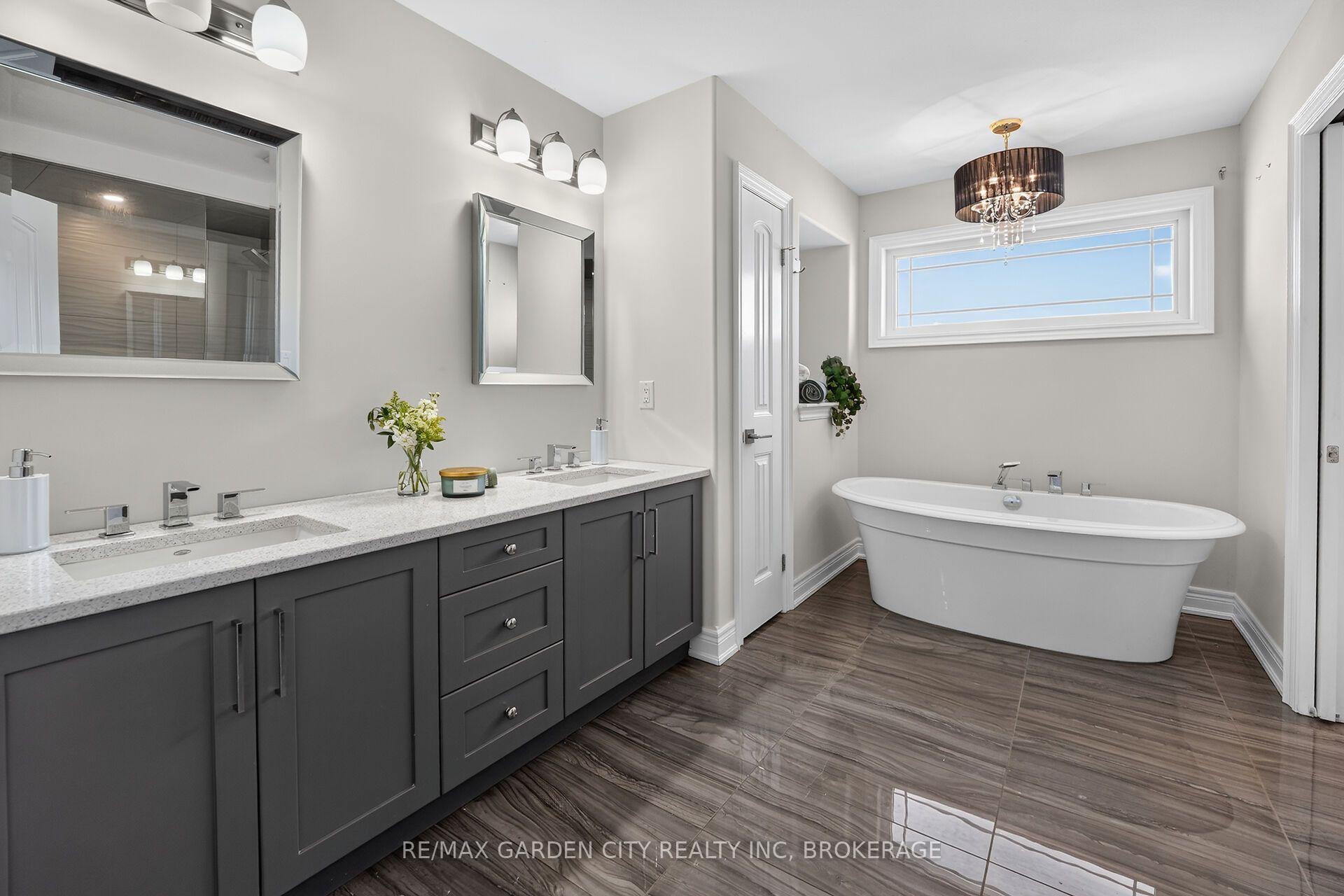 Photo 26 of 57 Bergenstein Cres, Pelham, Fonthill — HOMEH