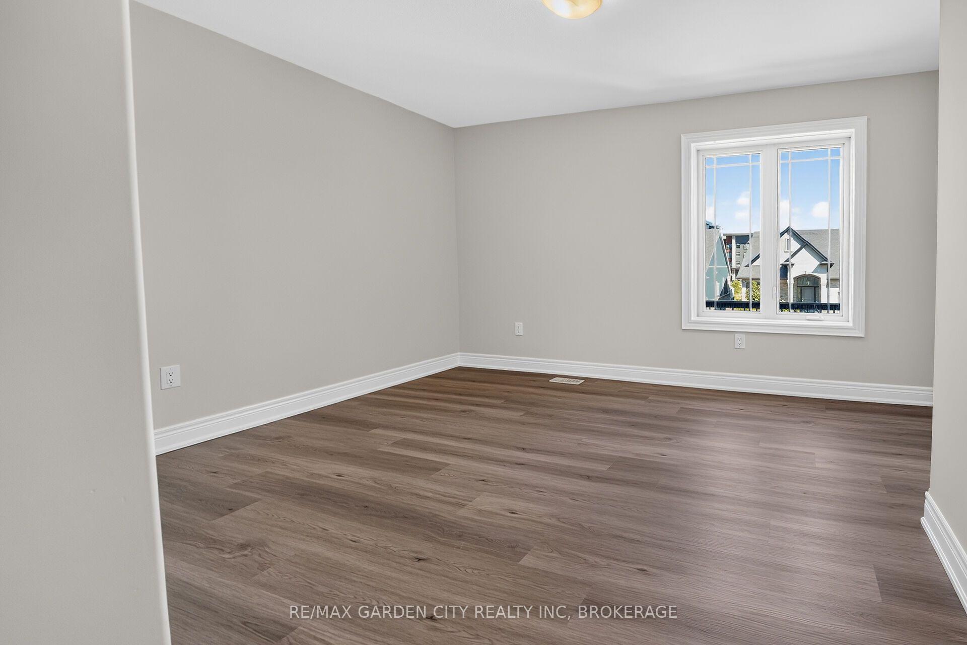 Photo 28 of 57 Bergenstein Cres, Pelham, Fonthill — HOMEH