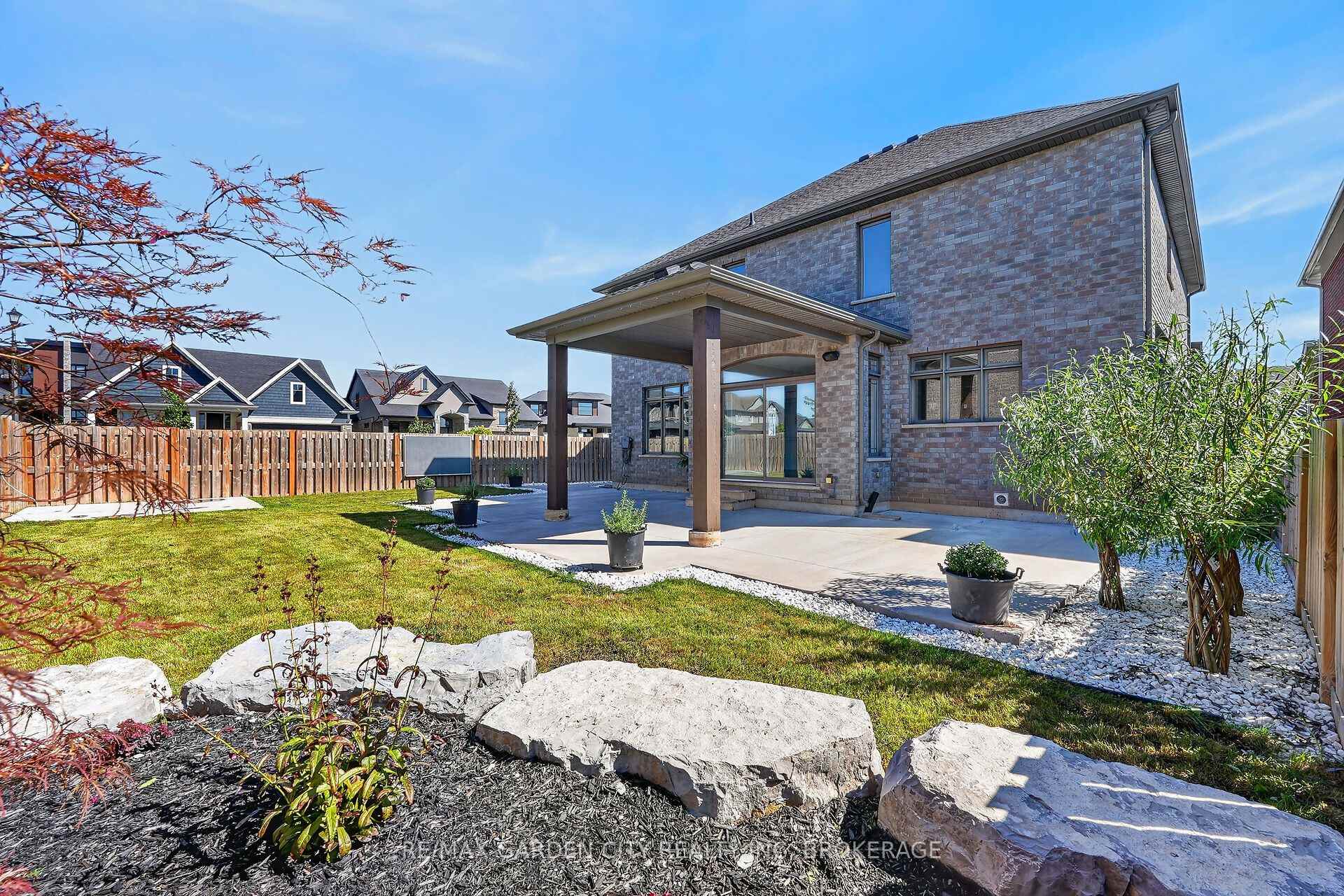 Photo 40 of 57 Bergenstein Cres, Pelham, Fonthill — HOMEH
