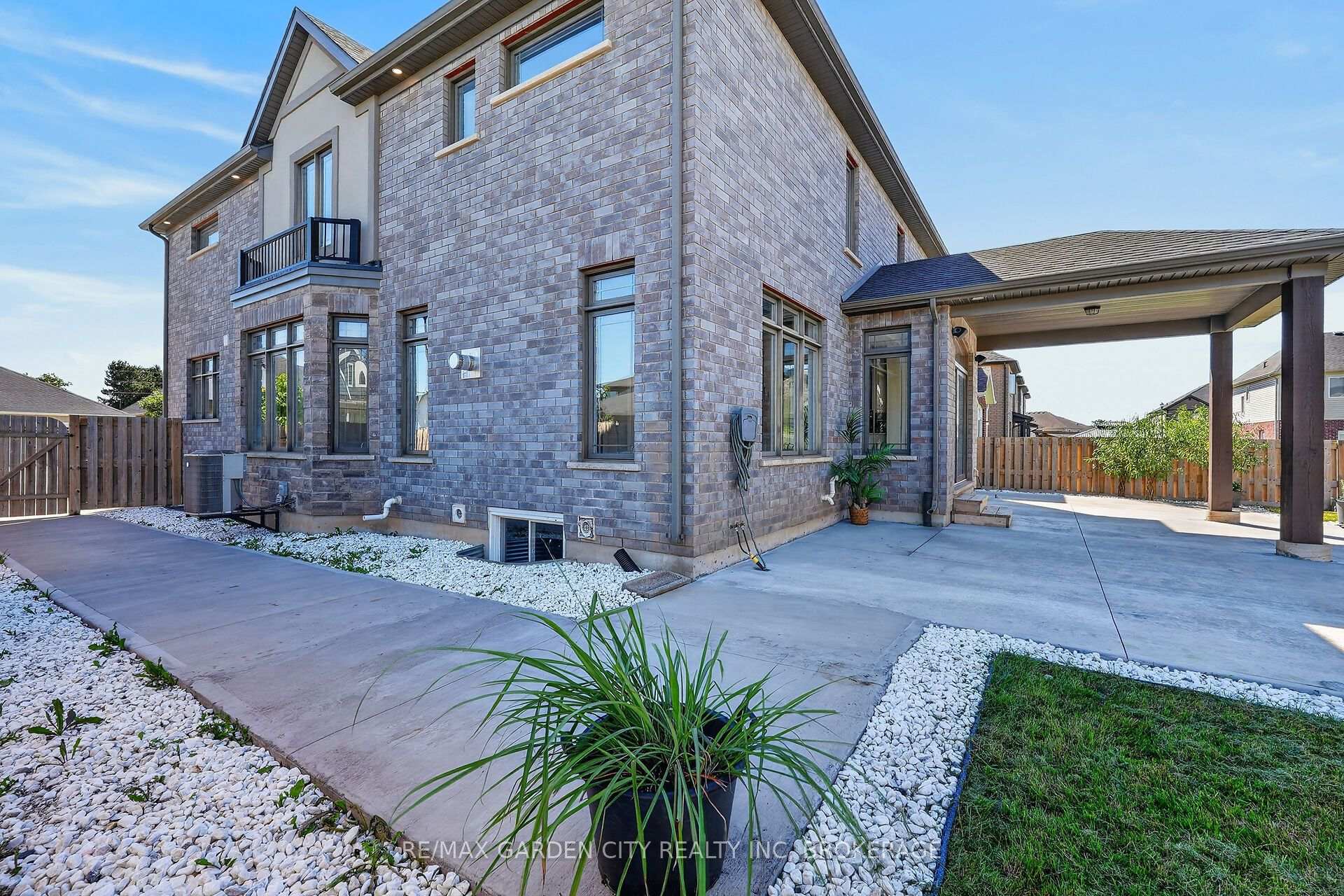Photo 43 of 57 Bergenstein Cres, Pelham, Fonthill — HOMEH