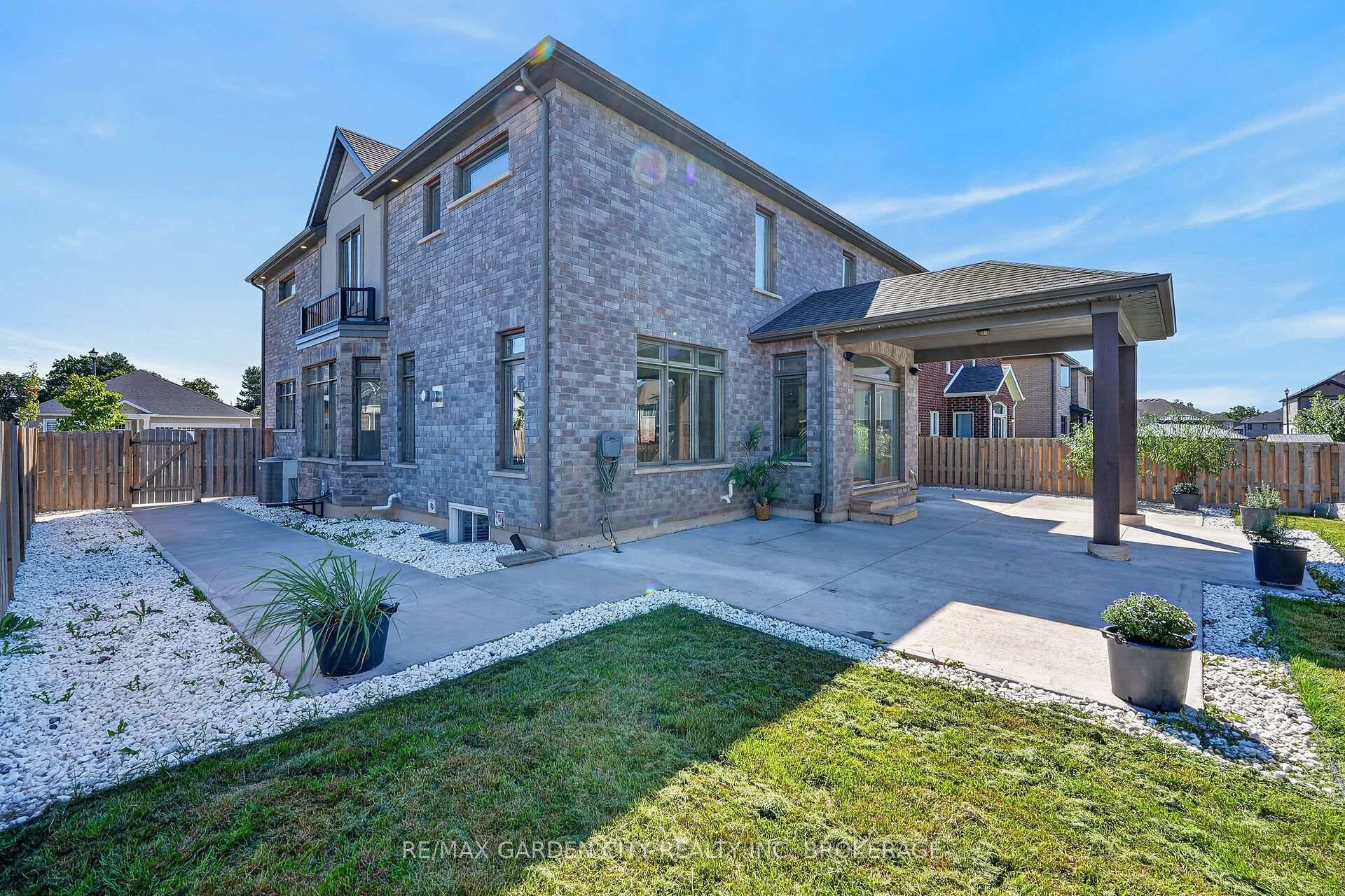 Photo 44 of 57 Bergenstein Cres, Pelham, Fonthill — HOMEH