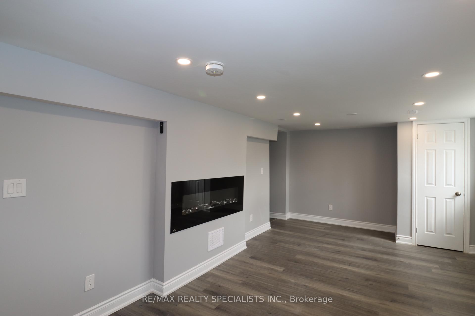 Photo 5 of 81 Gretna Drive, Brampton, Northwood Park — HOMEH