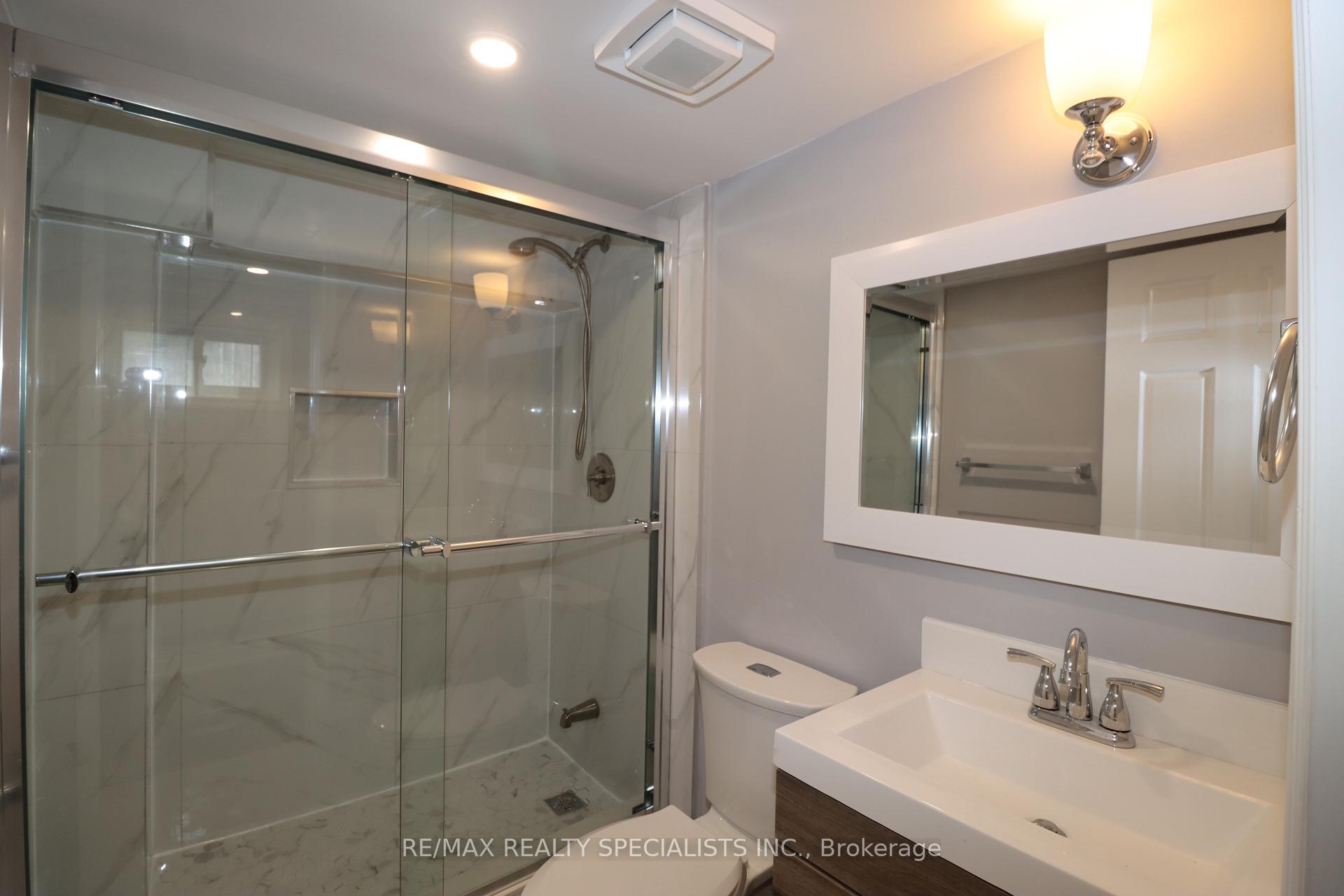 Photo 7 of 81 Gretna Drive, Brampton, Northwood Park — HOMEH