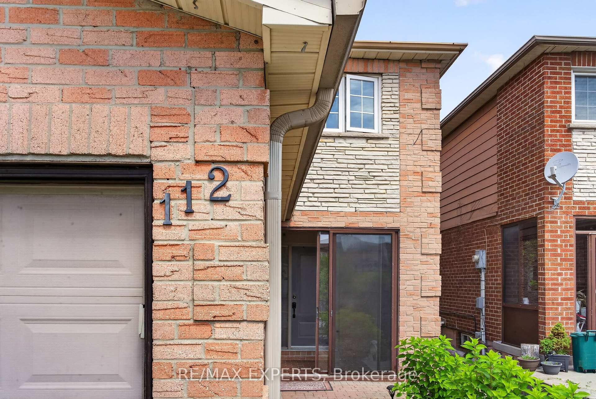 Photo 2 of 112 Andrea Lane, Vaughan, East Woodbridge — HOMEH