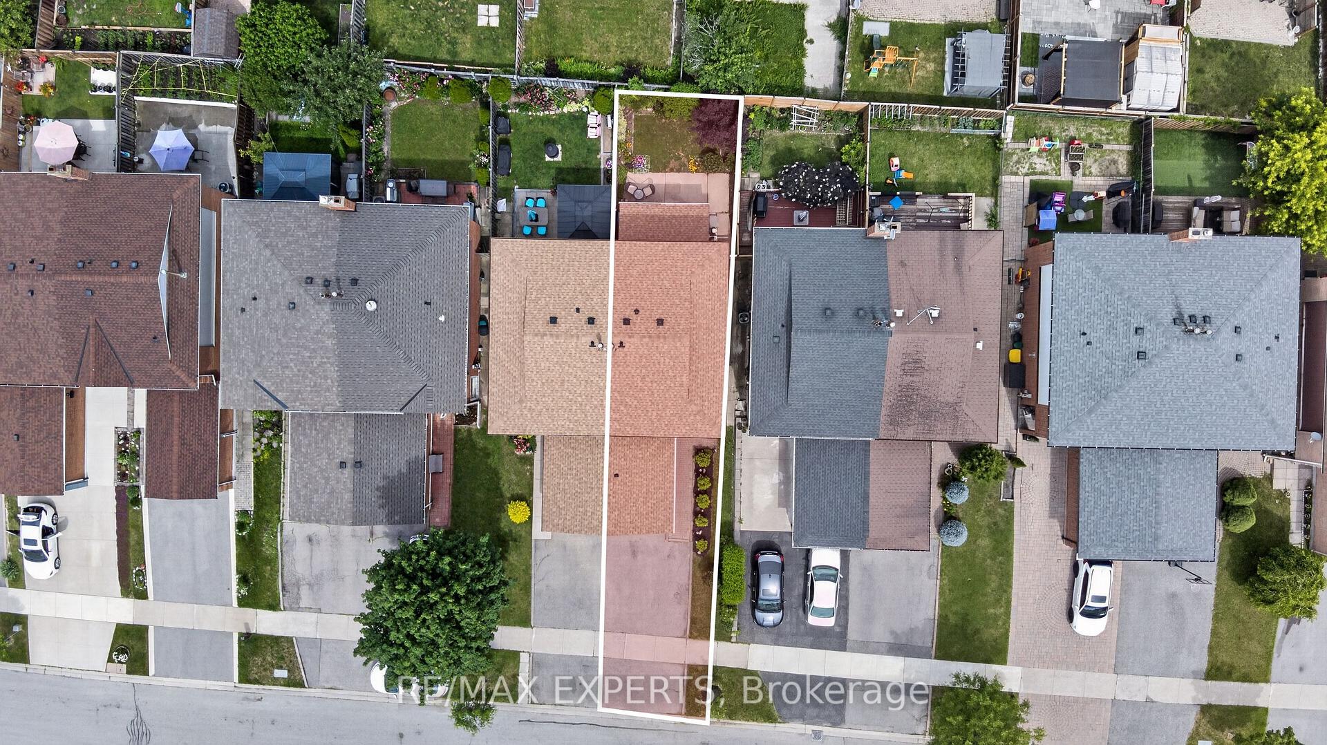 Photo 3 of 112 Andrea Lane, Vaughan, East Woodbridge — HOMEH