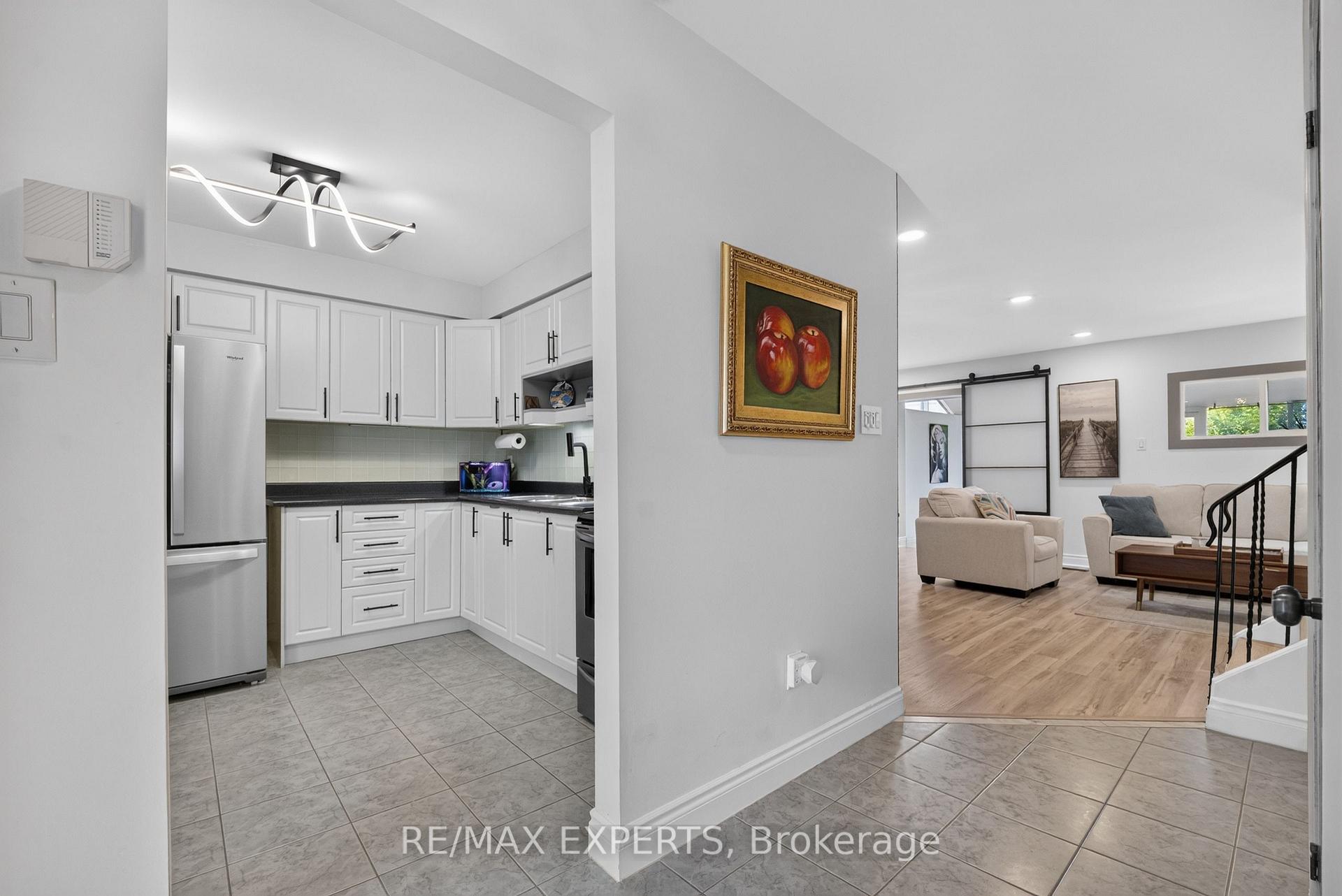 Photo 6 of 112 Andrea Lane, Vaughan, East Woodbridge — HOMEH