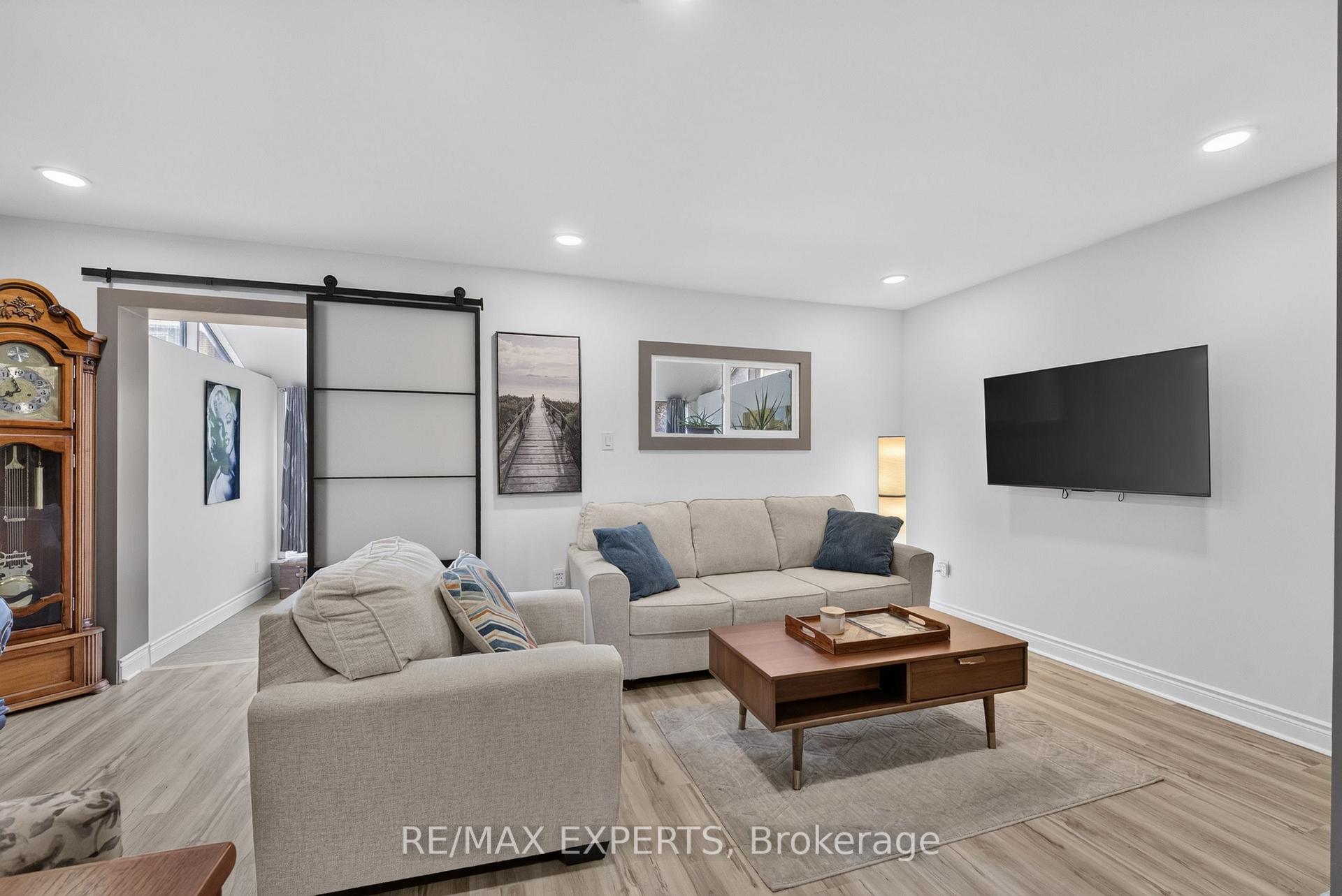 Photo 12 of 112 Andrea Lane, Vaughan, East Woodbridge — HOMEH