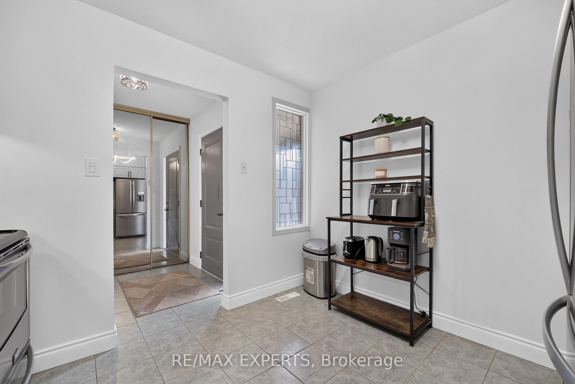 Photo 16 of 112 Andrea Lane, Vaughan, East Woodbridge — HOMEH