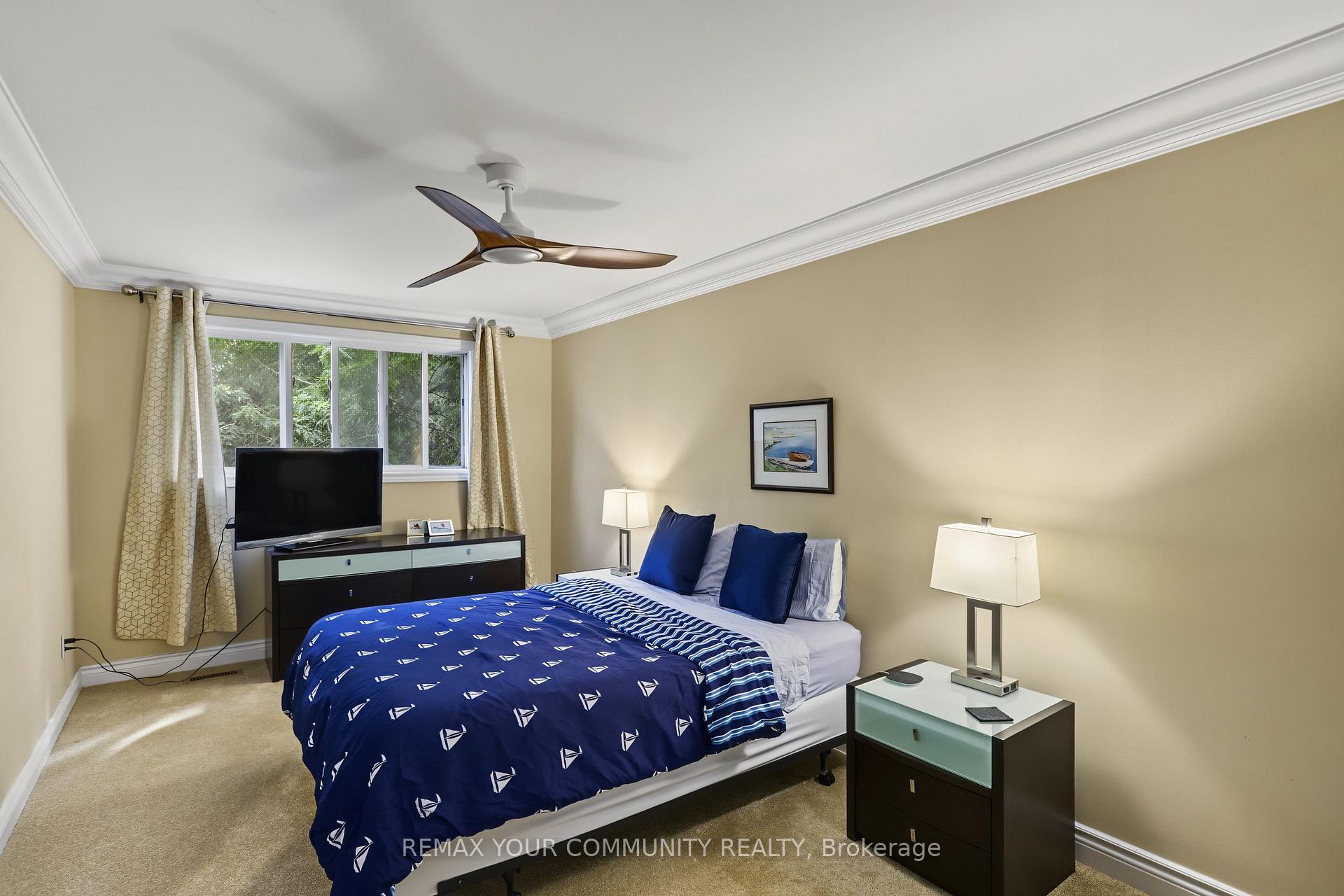 Photo 15 of 33 McDonald Drive, Aurora, Aurora Heights — HOMEH