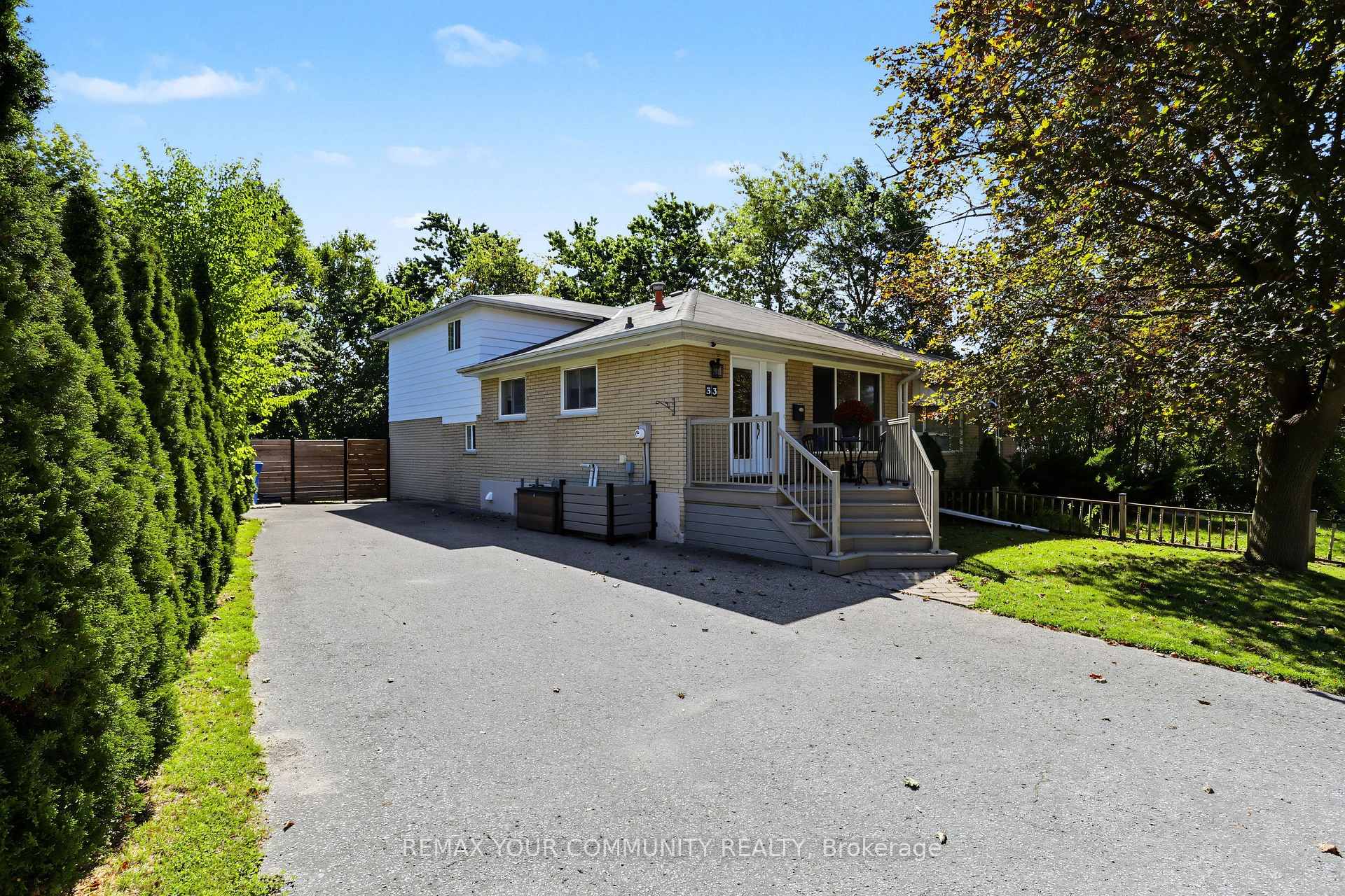 Photo 30 of 33 McDonald Drive, Aurora, Aurora Heights — HOMEH