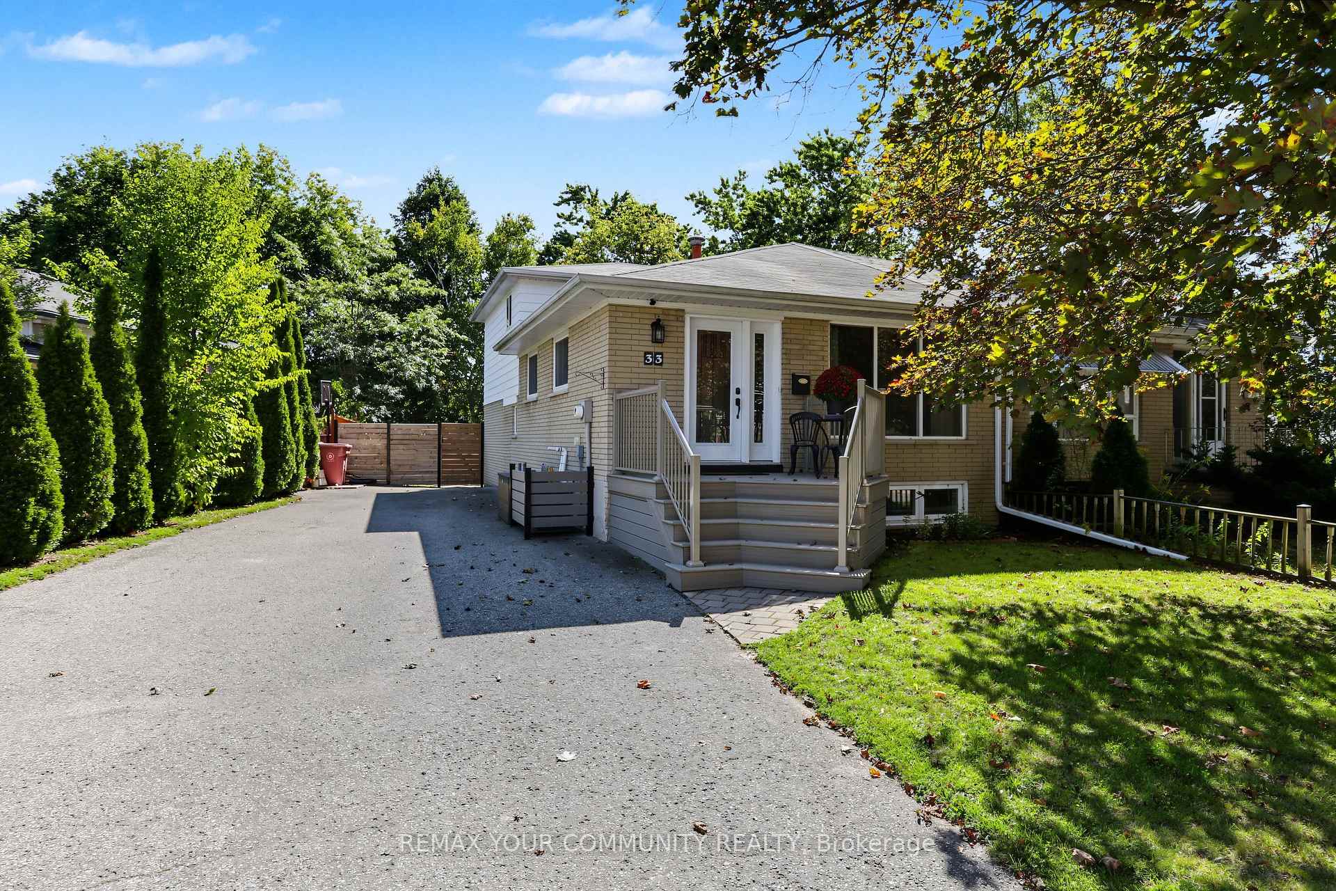 Photo 32 of 33 McDonald Drive, Aurora, Aurora Heights — HOMEH