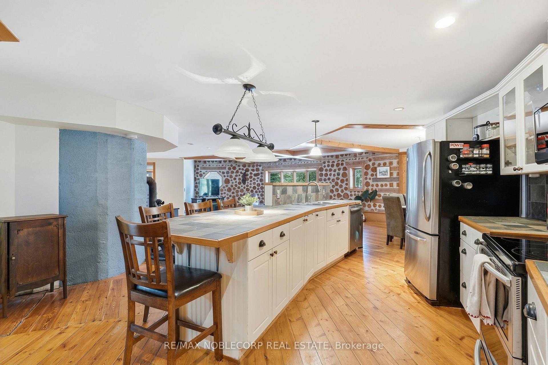 Photo 18 of 1166 Bonnie Lake Road, Bracebridge, Macaulay — HOMEH