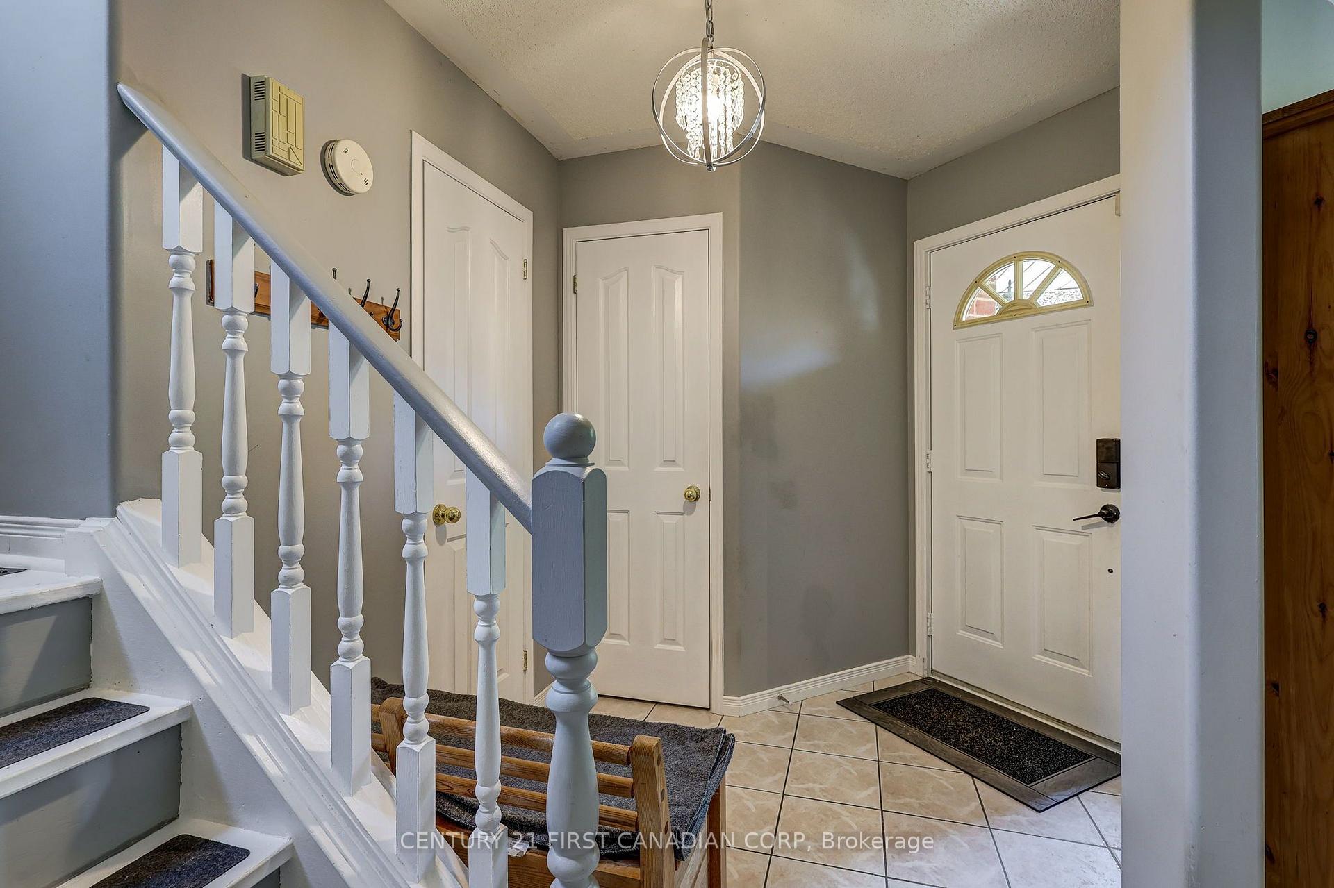 Photo 5 of 114 Meadowridge Road, London, North M — HOMEH