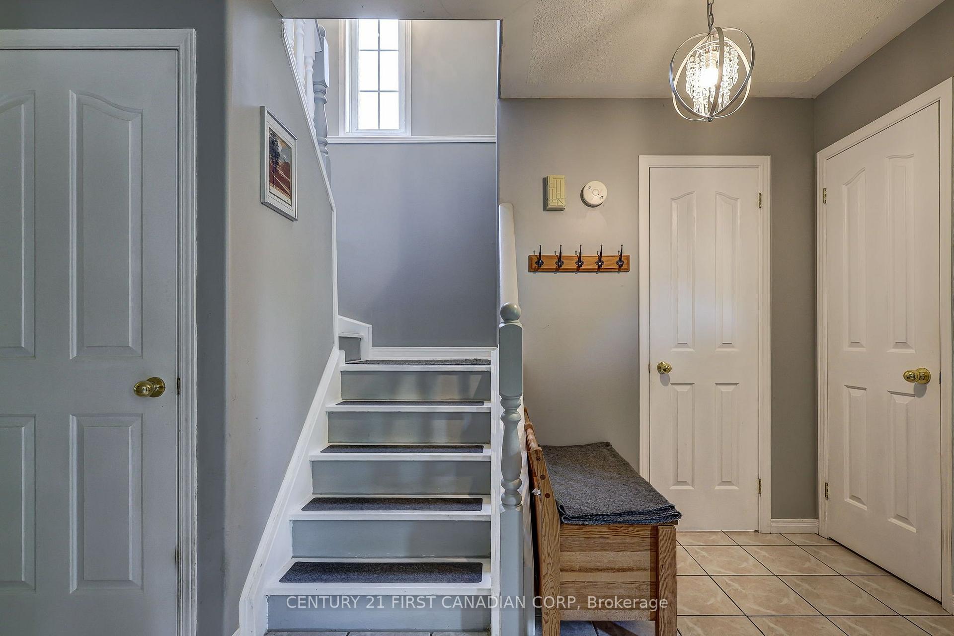 Photo 6 of 114 Meadowridge Road, London, North M — HOMEH