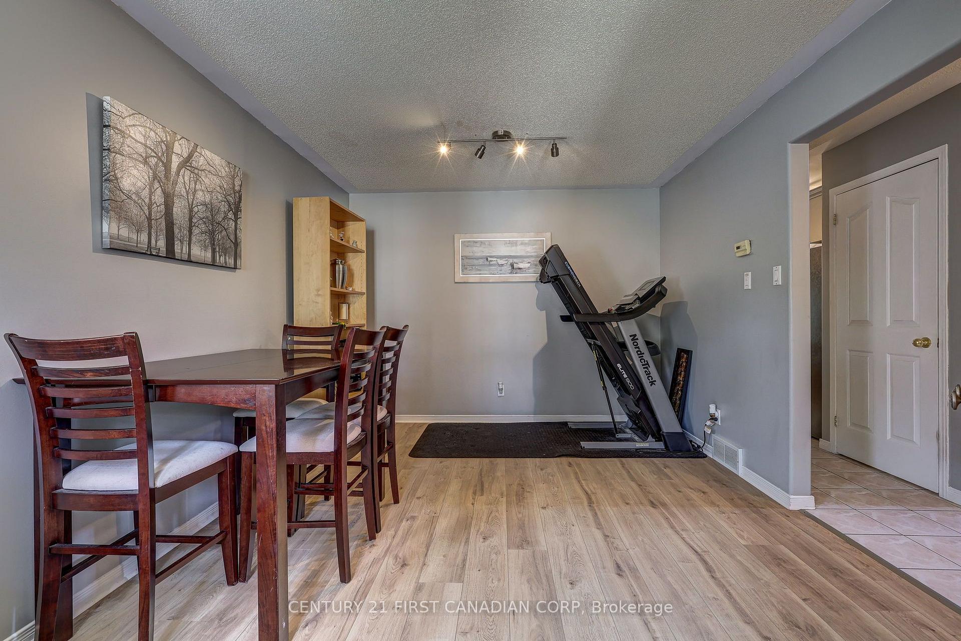 Photo 11 of 114 Meadowridge Road, London, North M — HOMEH