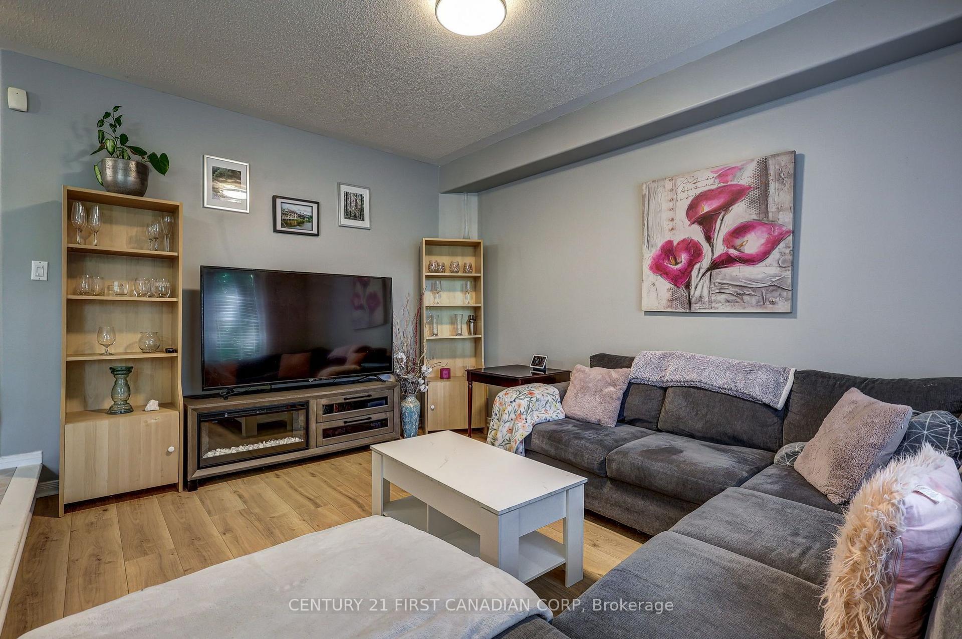 Photo 14 of 114 Meadowridge Road, London, North M — HOMEH