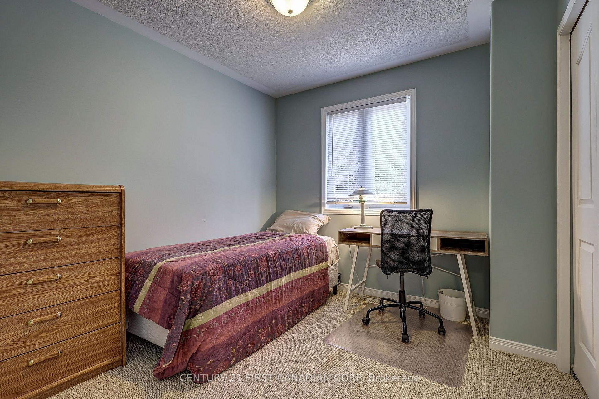 Photo 26 of 114 Meadowridge Road, London, North M — HOMEH