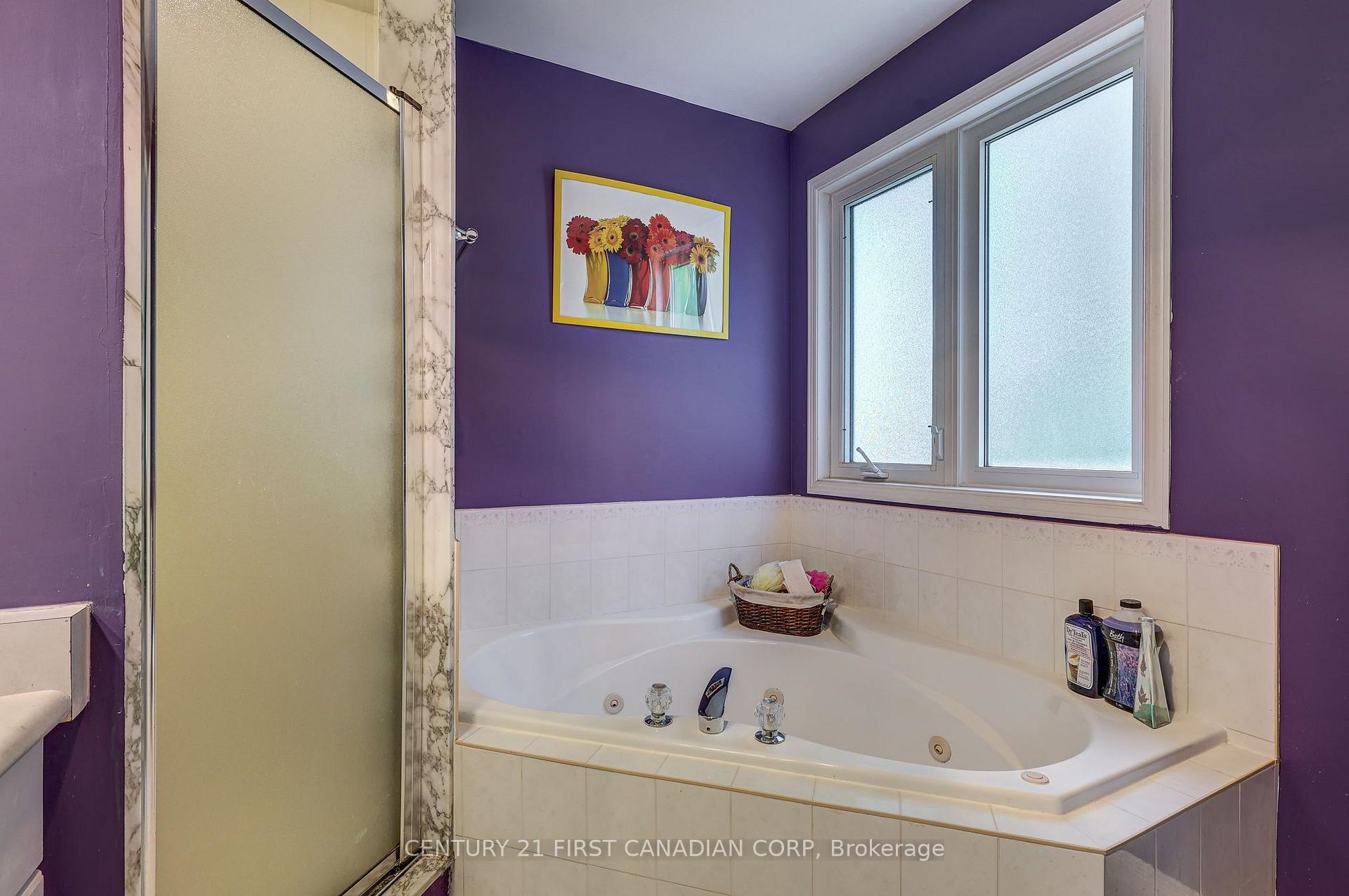 Photo 34 of 114 Meadowridge Road, London, North M — HOMEH