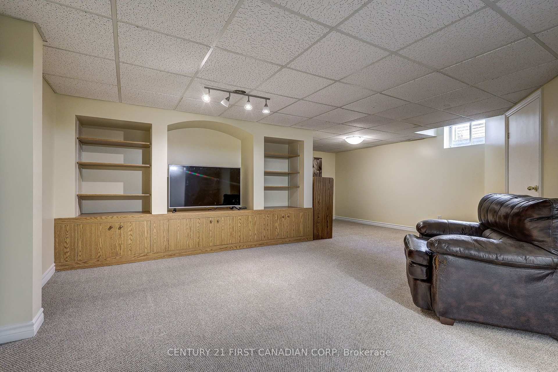 Photo 36 of 114 Meadowridge Road, London, North M — HOMEH