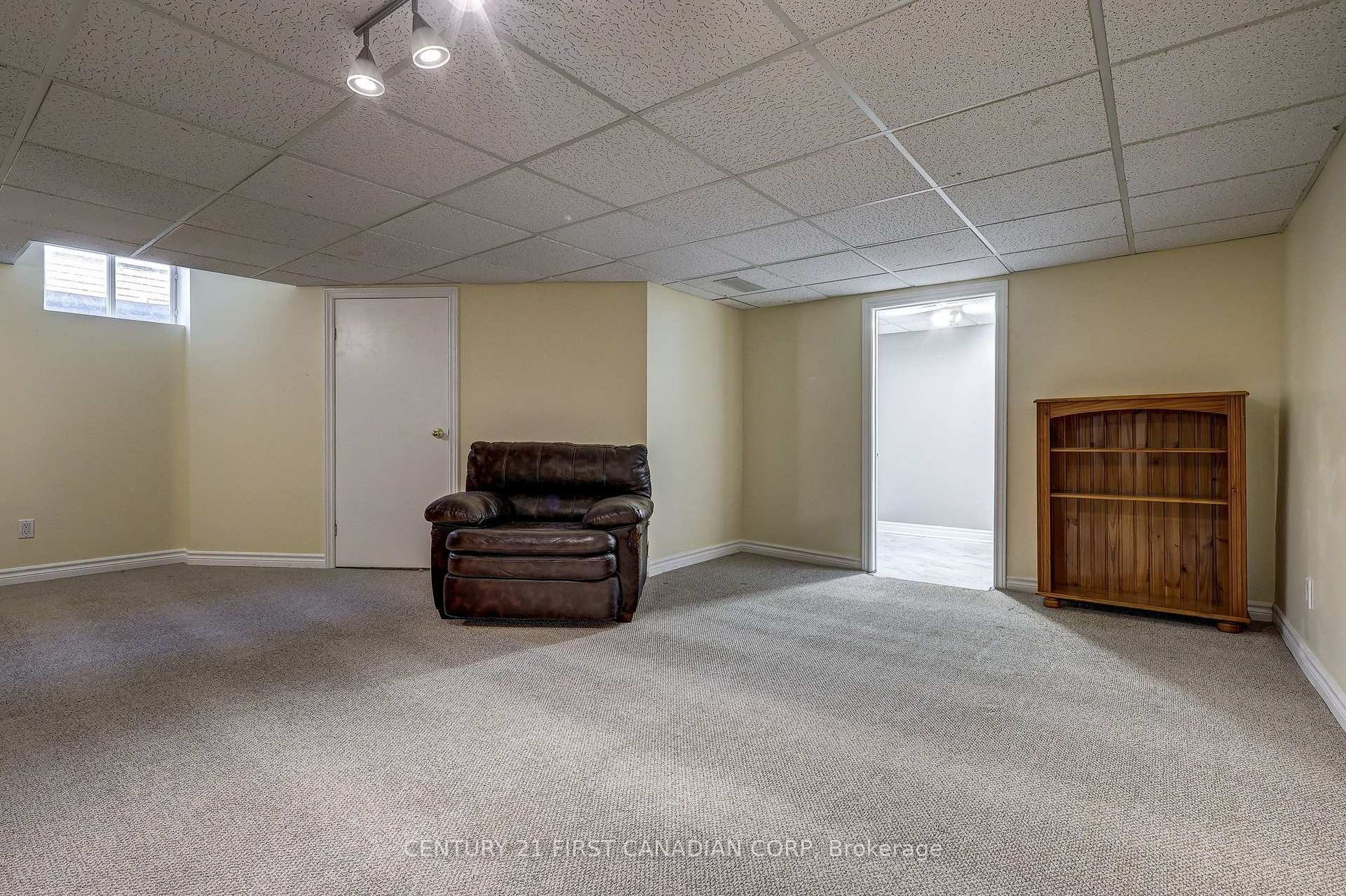 Photo 38 of 114 Meadowridge Road, London, North M — HOMEH