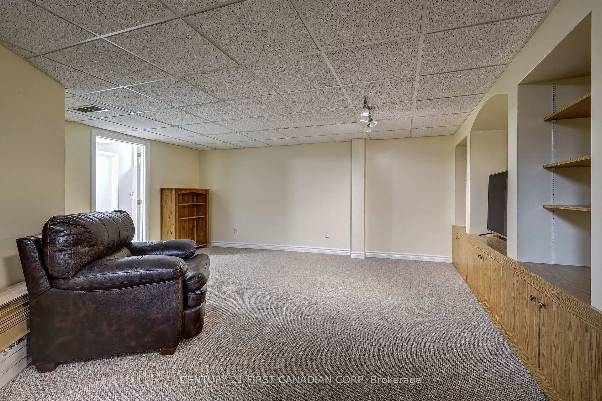 Photo 40 of 114 Meadowridge Road, London, North M — HOMEH