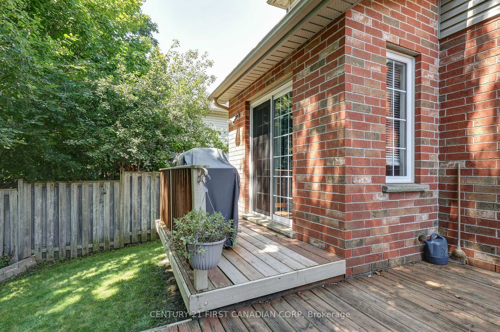 Photo 45 of 114 Meadowridge Road, London, North M — HOMEH