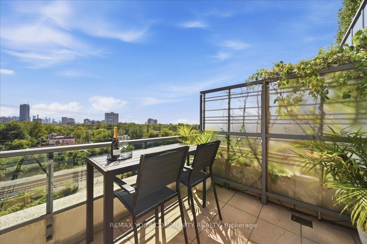 Photo 6 of Unit 501, 380 Macpherson Avenue, Toronto, Casa Loma — HOMEH