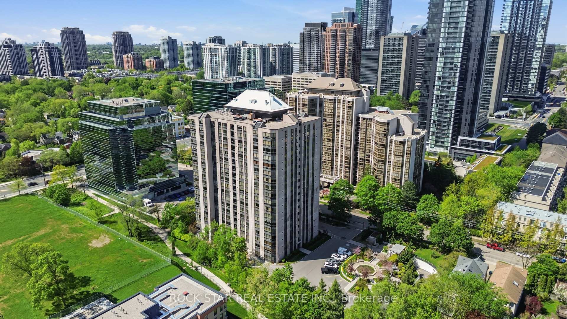 Front of Unit 701, 5 Kenneth Avenue