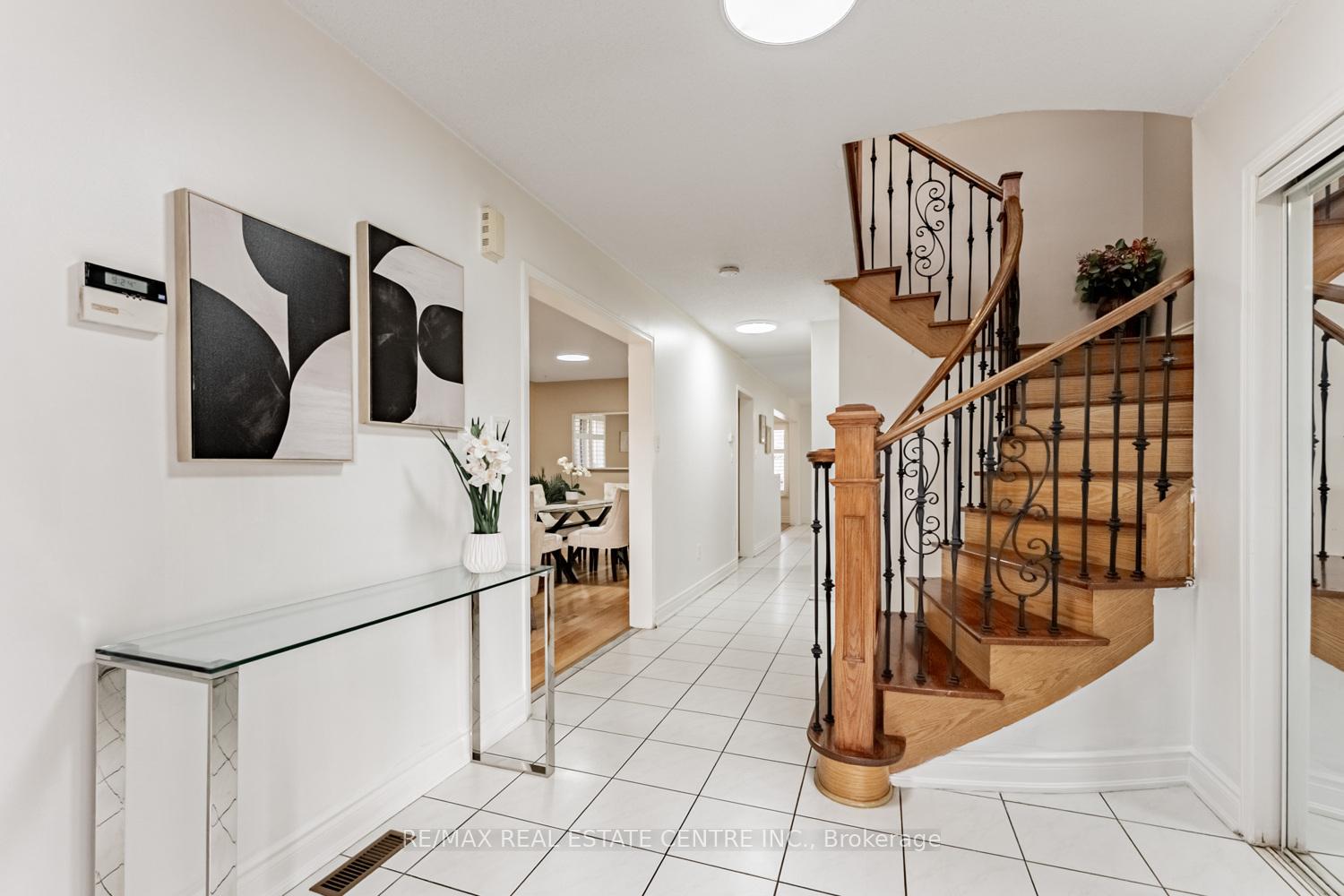 Photo 4 of 8 Mannel Crescent, Brampton, Fletcher's West — HOMEH