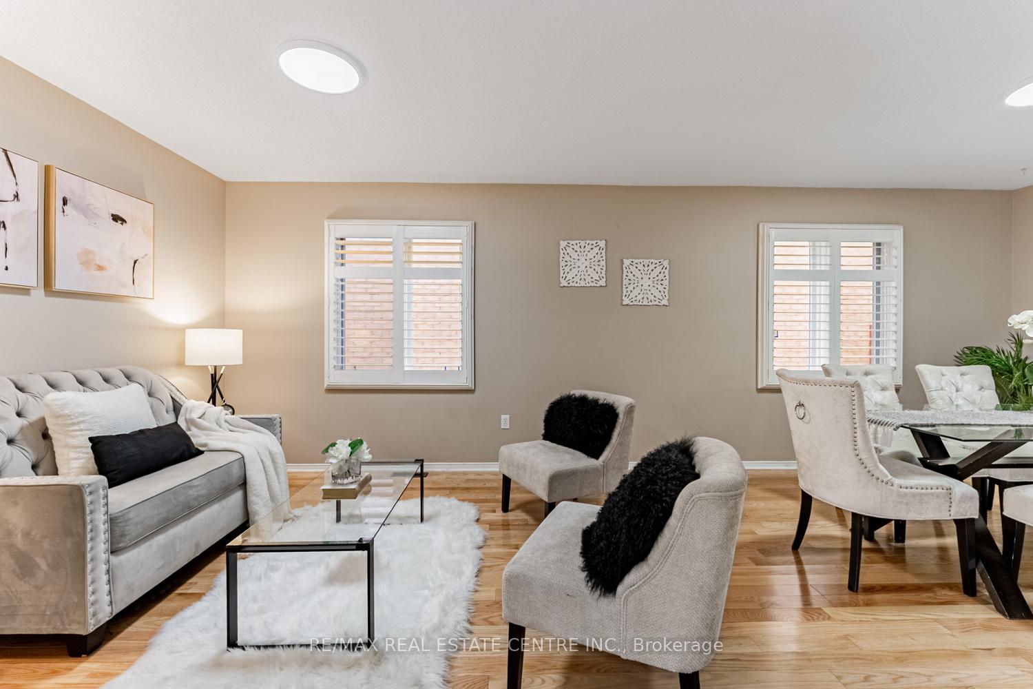 Photo 6 of 8 Mannel Crescent, Brampton, Fletcher's West — HOMEH
